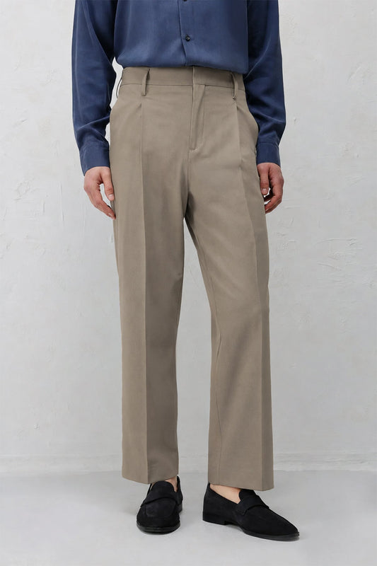 Relaxed-Fit Pleated Men's Pants