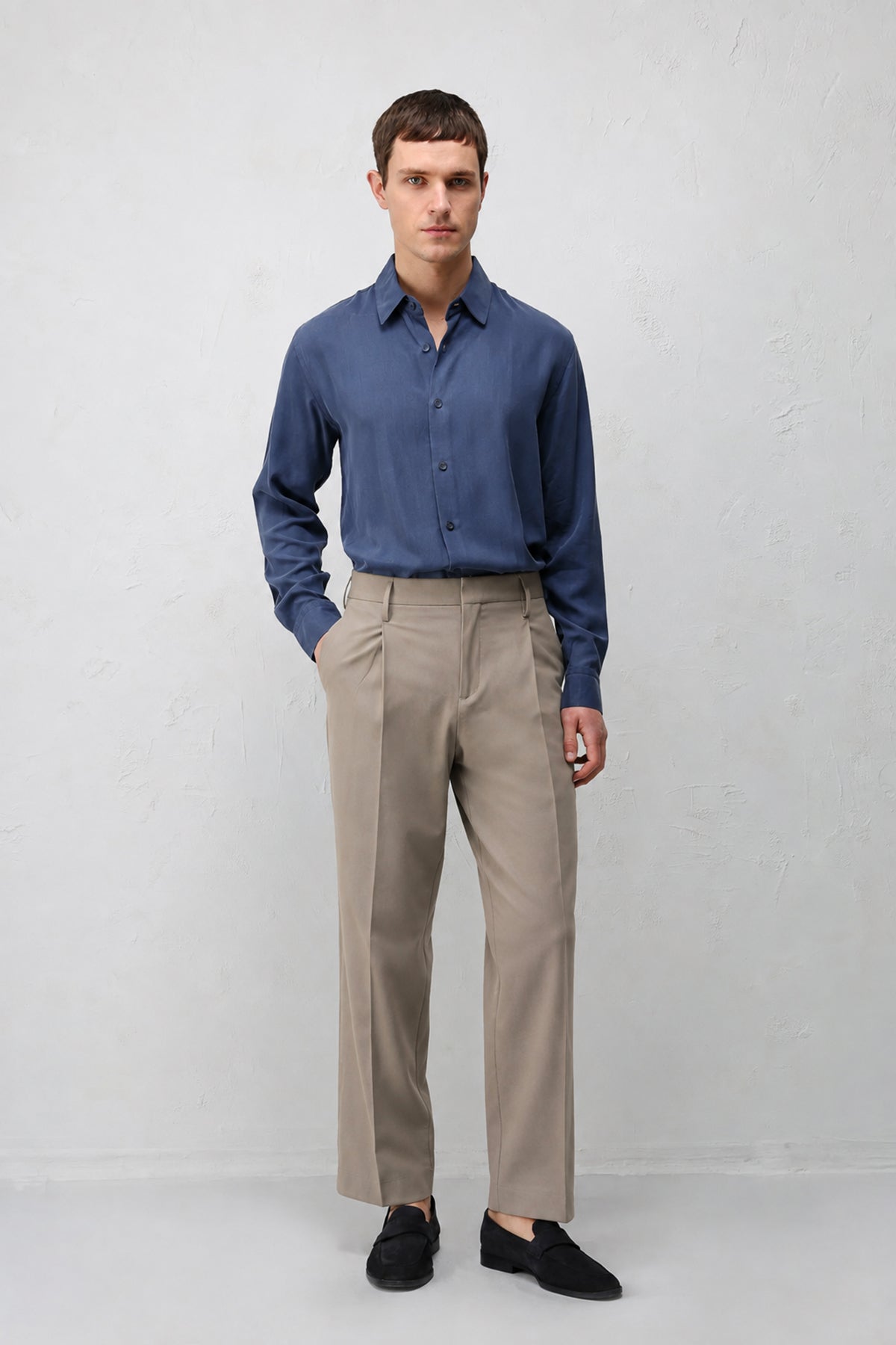 Relaxed-Fit Pleated Men's Pants