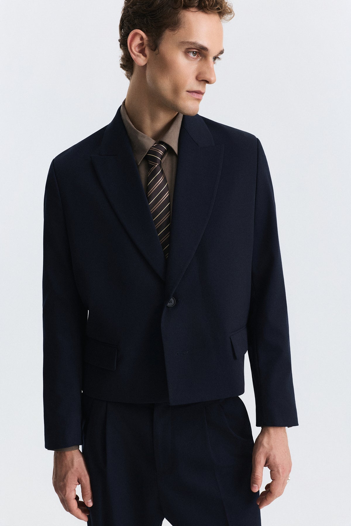Crop-Fit Blazer Jacket