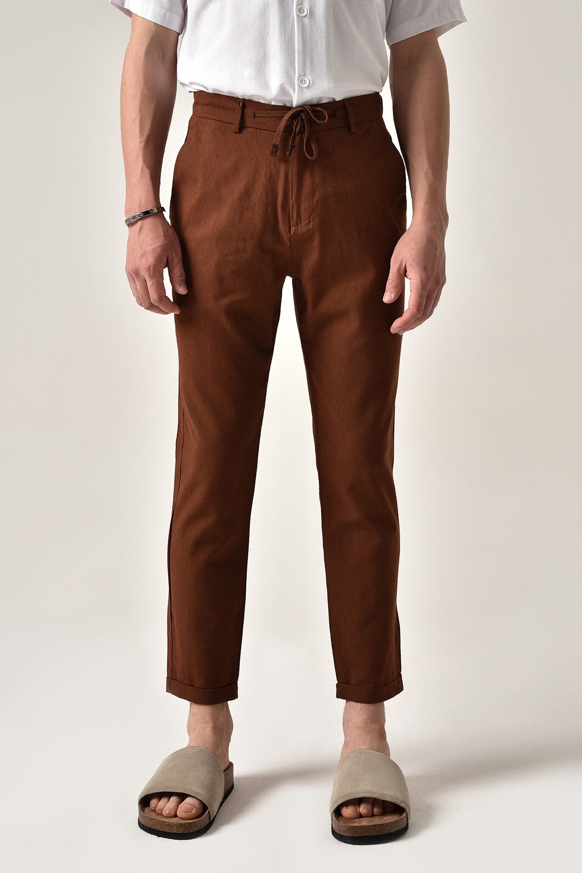 Boyfriend-Style Linen Pants with a Drawstring Waist
