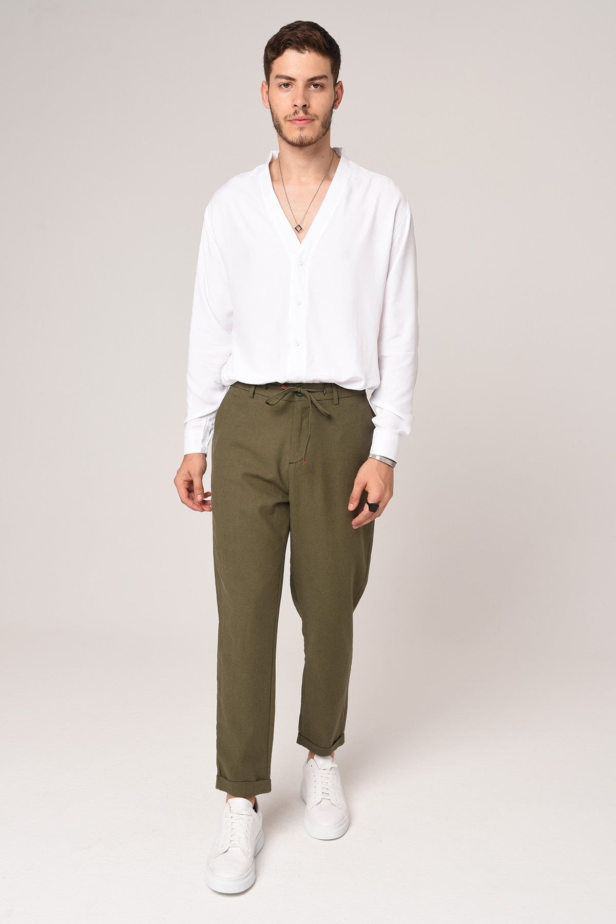Boyfriend-Style Linen Pants with a Drawstring Waist