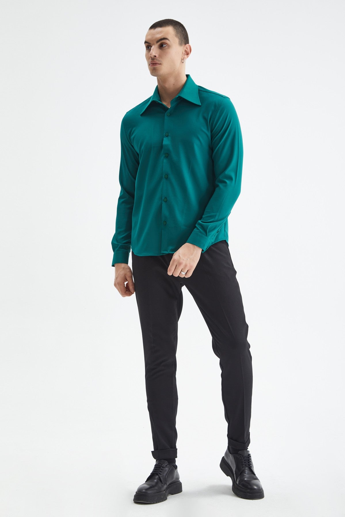 Antioch Slim-Fit Men's Long-Sleeve Shirt with a Wide Collar
