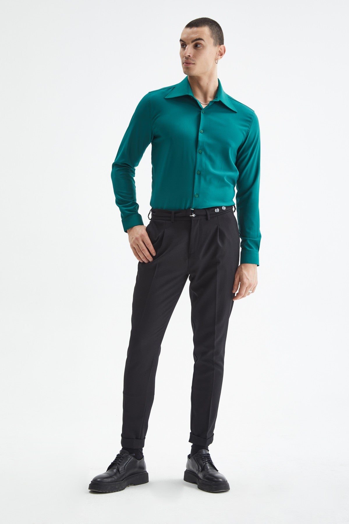Antioch Slim-Fit Men's Long-Sleeve Shirt with a Wide Collar
