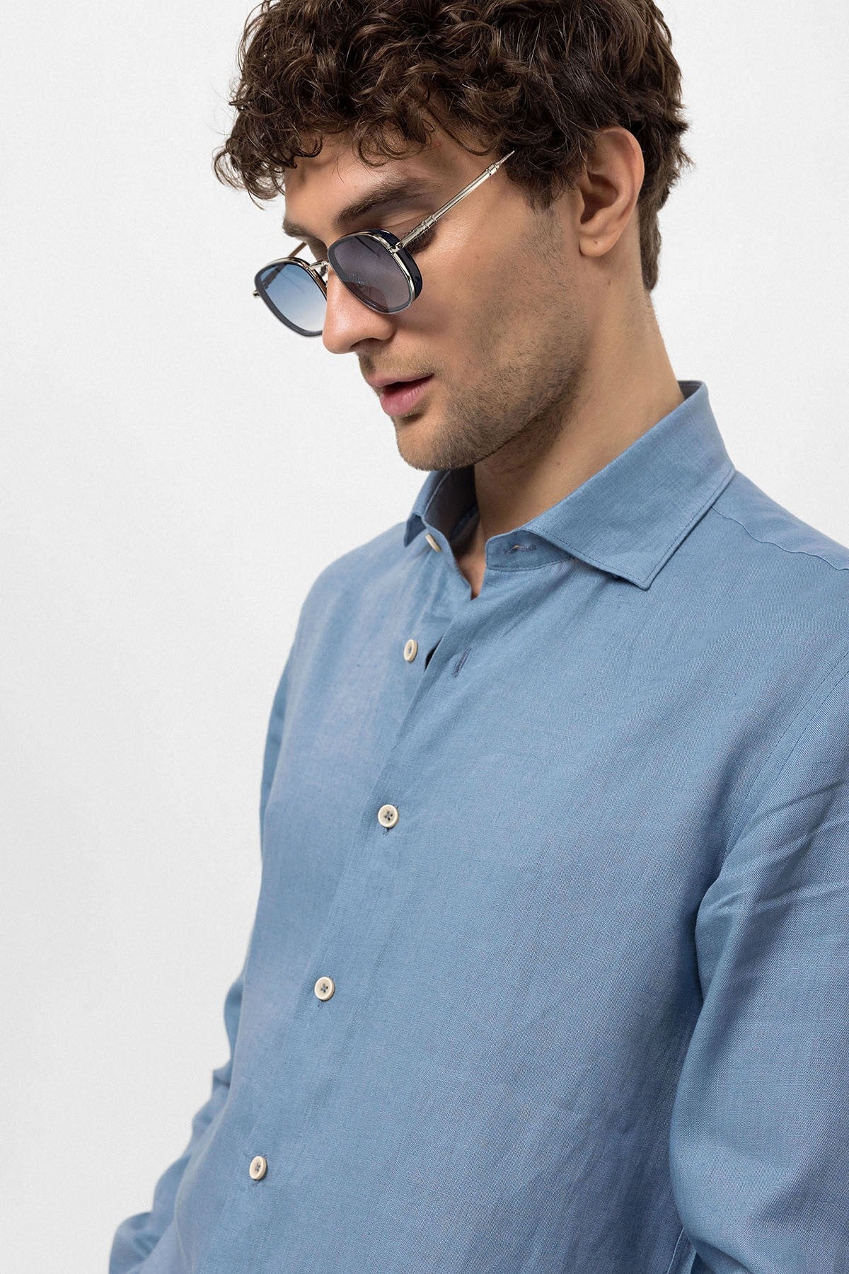 Men's 100% Linen Shirt with an Antioch Collar and Button Detail