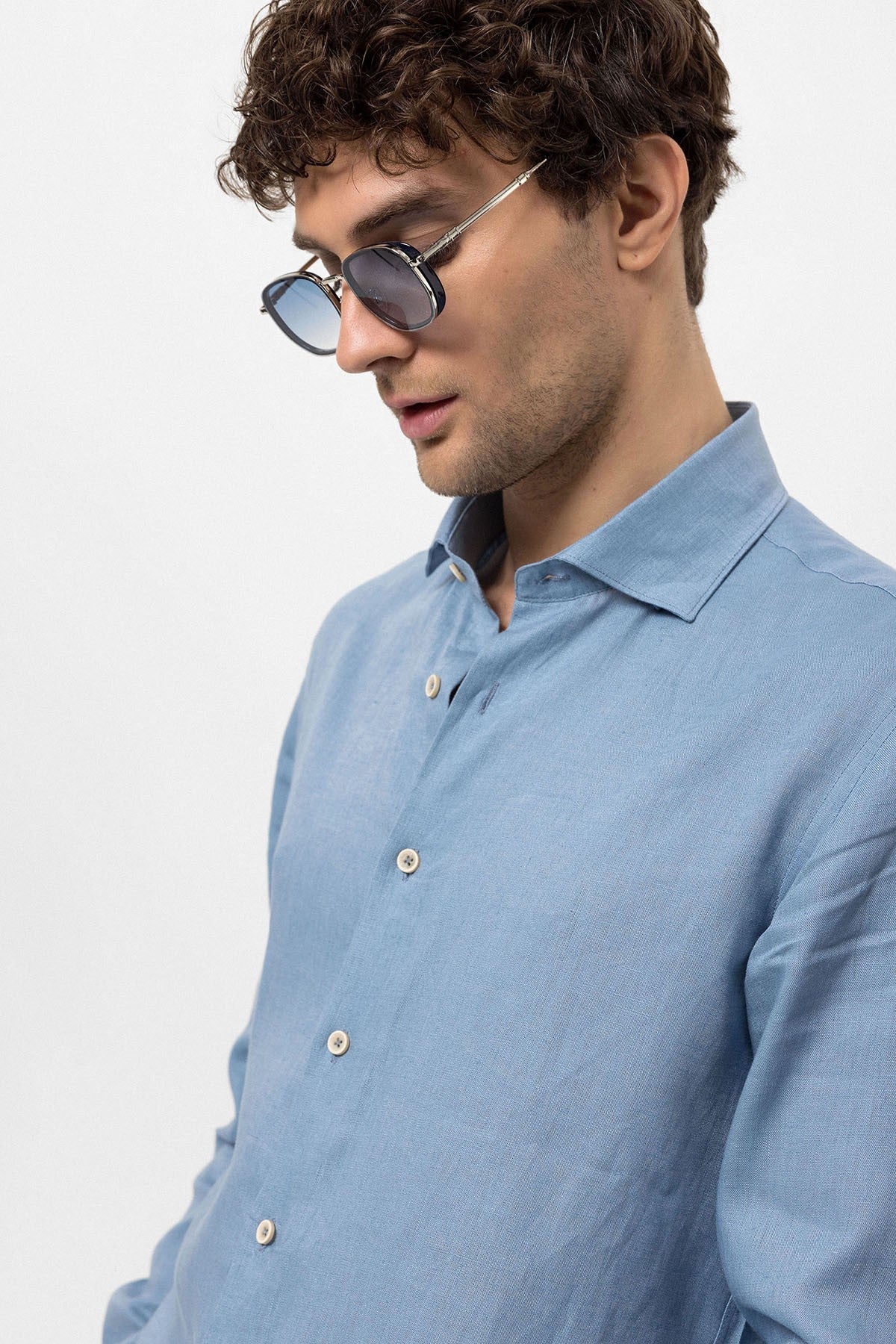 Men's 100% Linen Shirt with an Antioch Collar and Button Detail