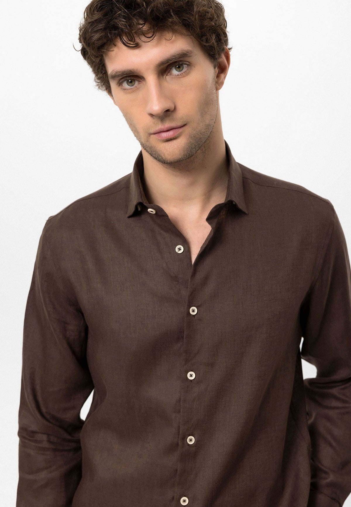 Men's 100% Linen Shirt with an Antioch Collar and Button Detail