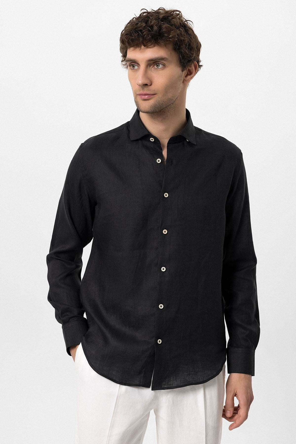 Men's 100% Linen Shirt with an Antioch Collar and Button Detail