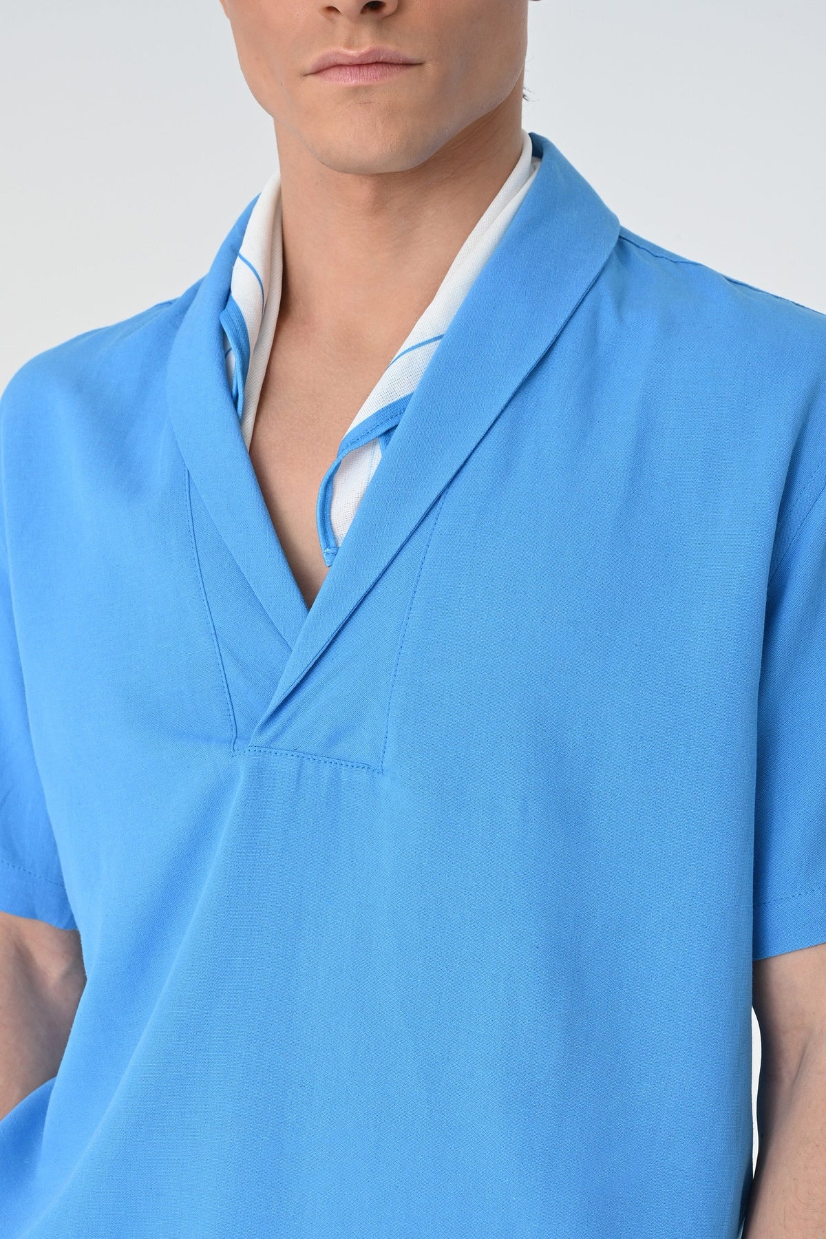 Antioch Relax Fit Short-Sleeved Men's Shirt with a Shawl Collar