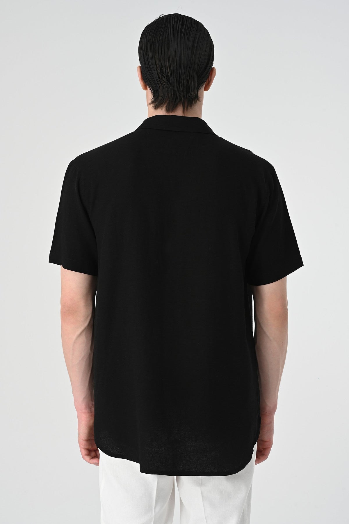 Antioch Relax Fit Short-Sleeved Men's Shirt with a Shawl Collar