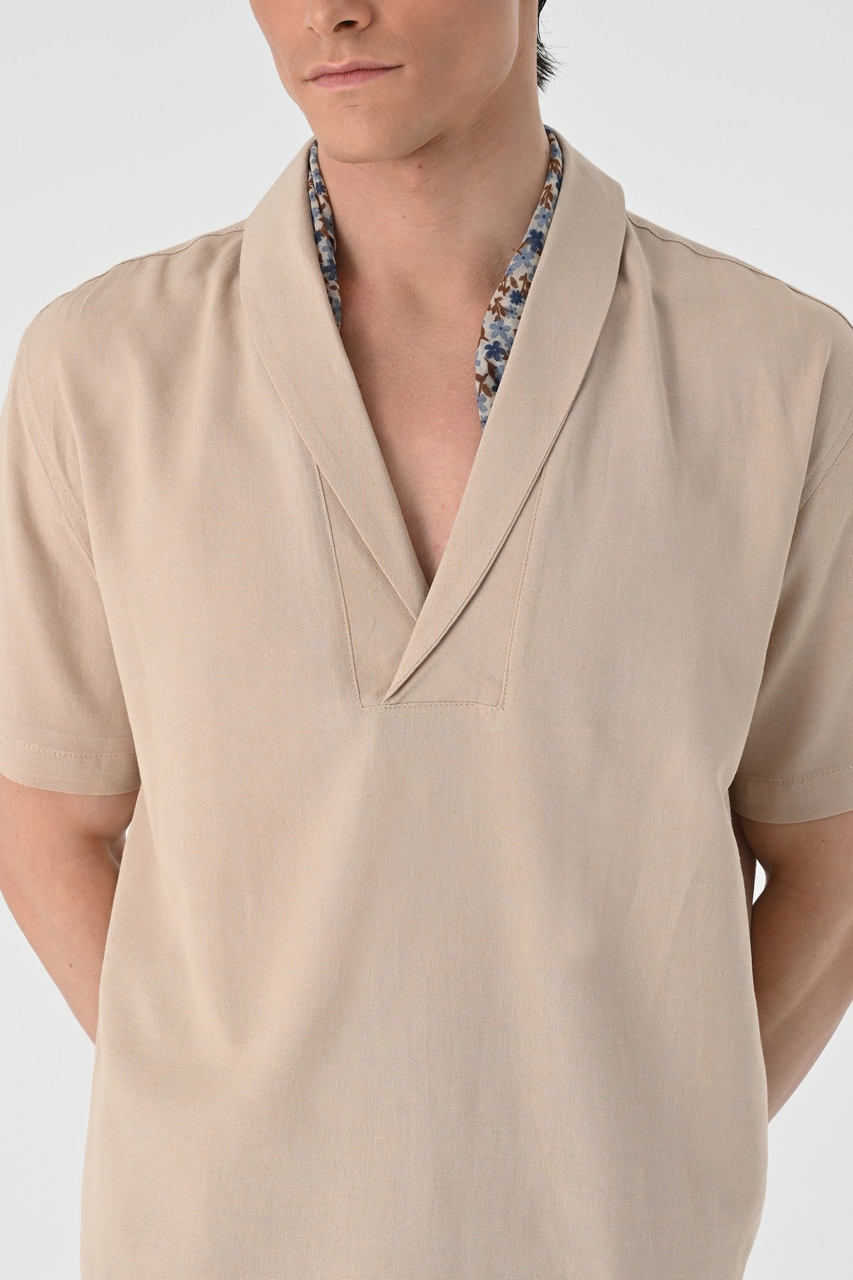Antioch Relax Fit Short-Sleeved Men's Shirt with a Shawl Collar