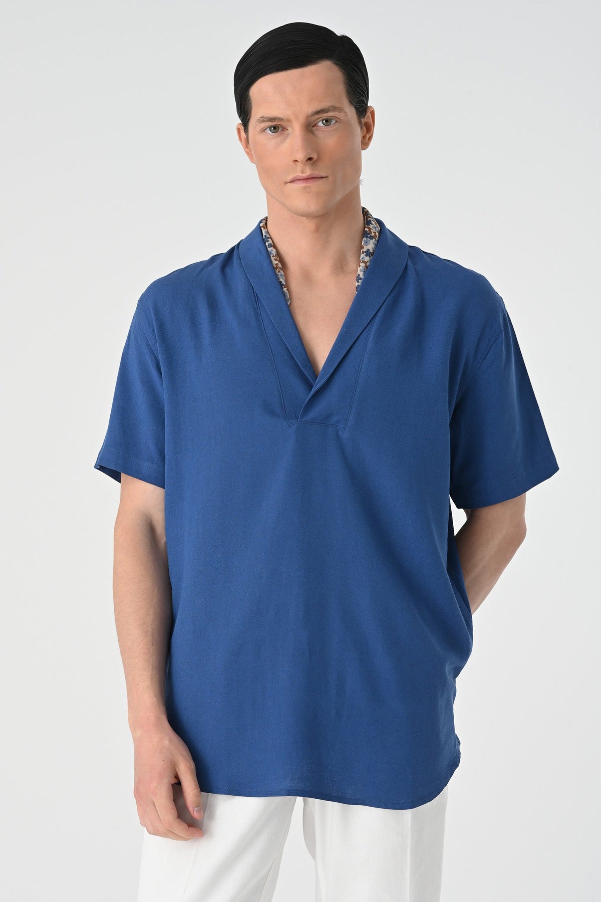 Antioch Relax Fit Short-Sleeved Men's Shirt with a Shawl Collar