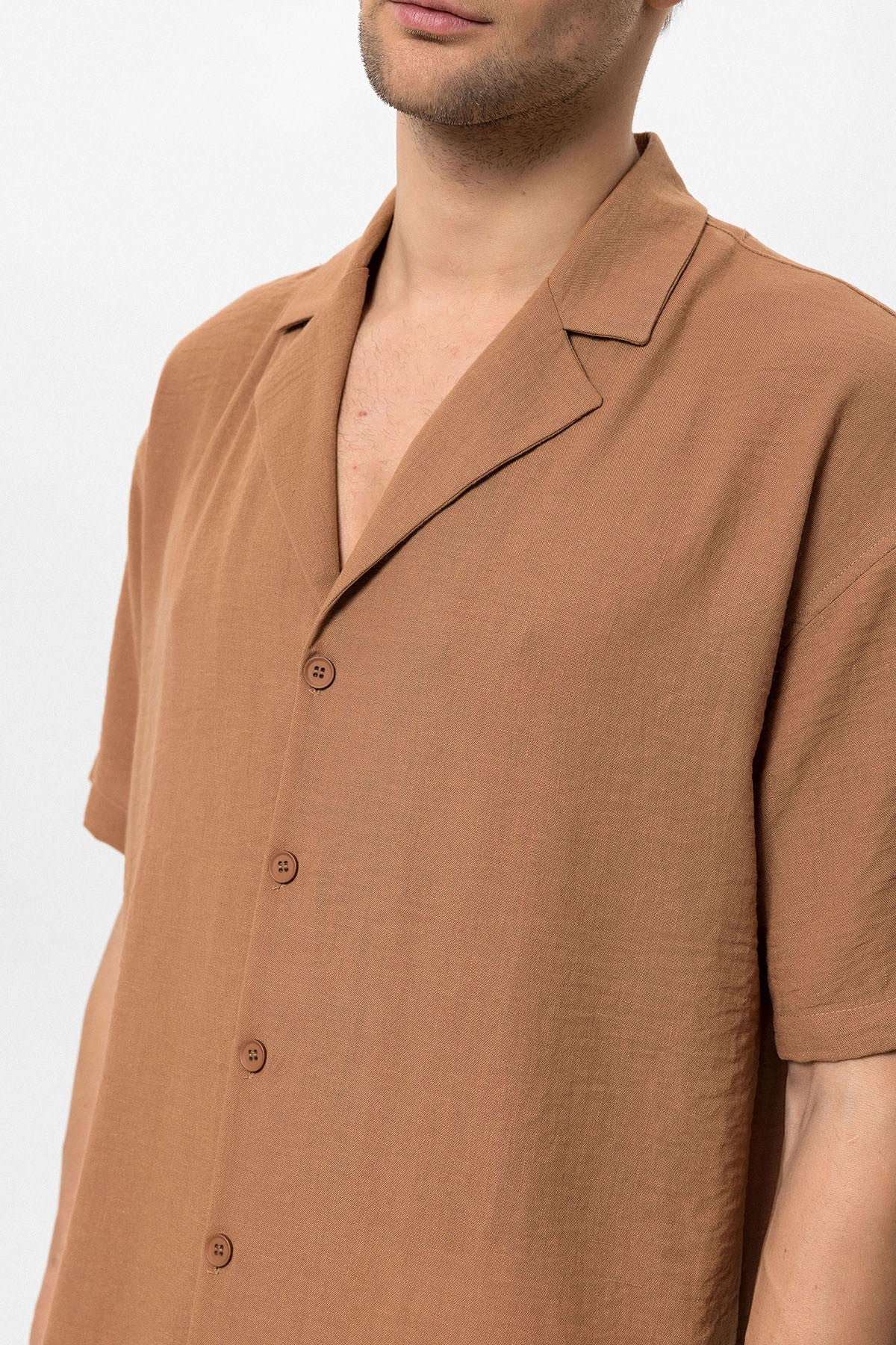 Antioch Oversized Short-Sleeve Men's Shirt with Apache Collar