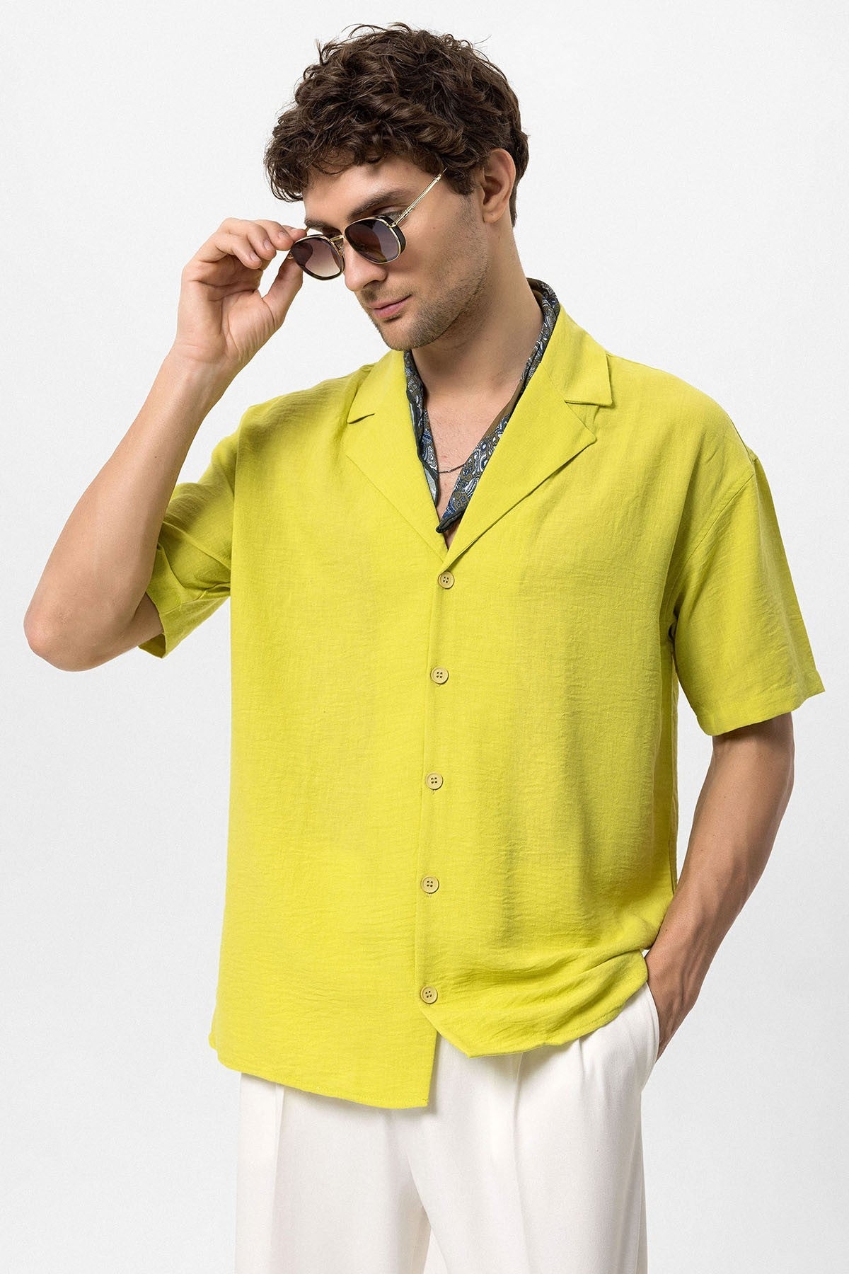 Antioch Oversized Short-Sleeve Men's Shirt with Apache Collar