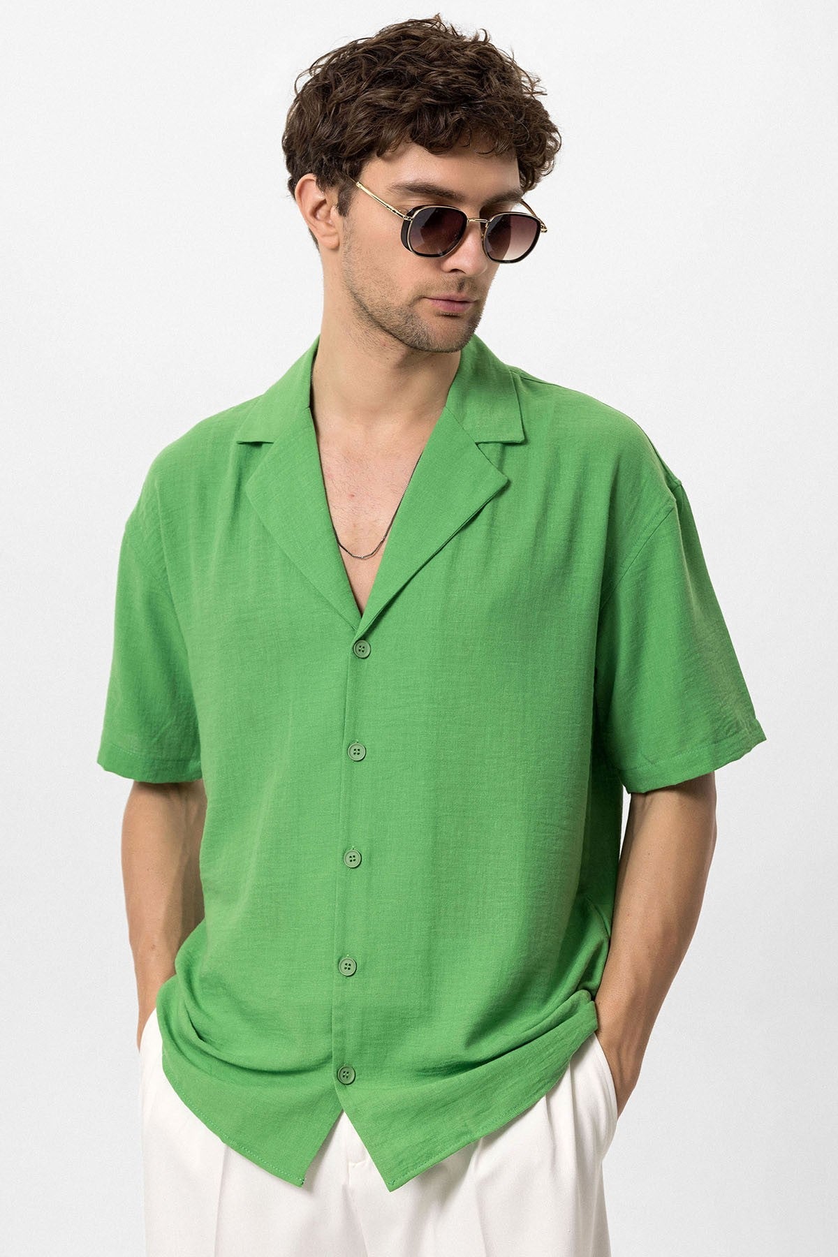 Antioch Oversized Short-Sleeve Men's Shirt with Apache Collar