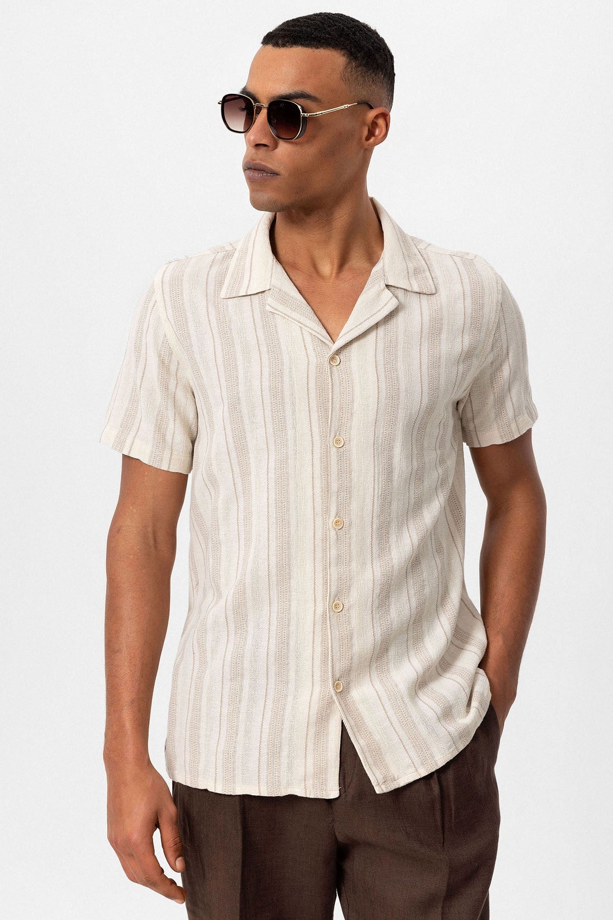 Antioch Short-Sleeved Striped Men's Shirt with a Polo Collar