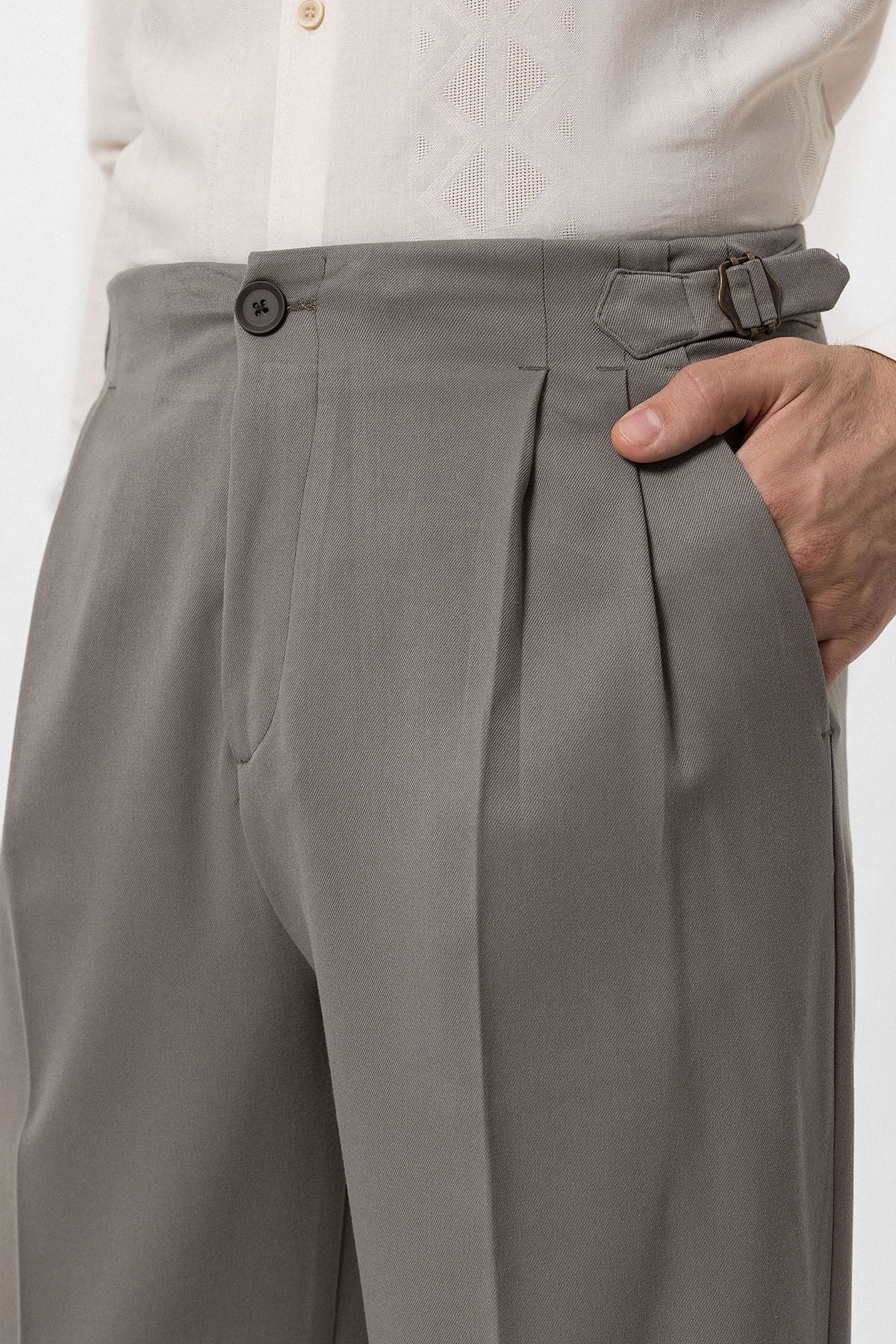 Antioch High-Waisted Men's Pants with Buckle Detail and Relaxed Fit