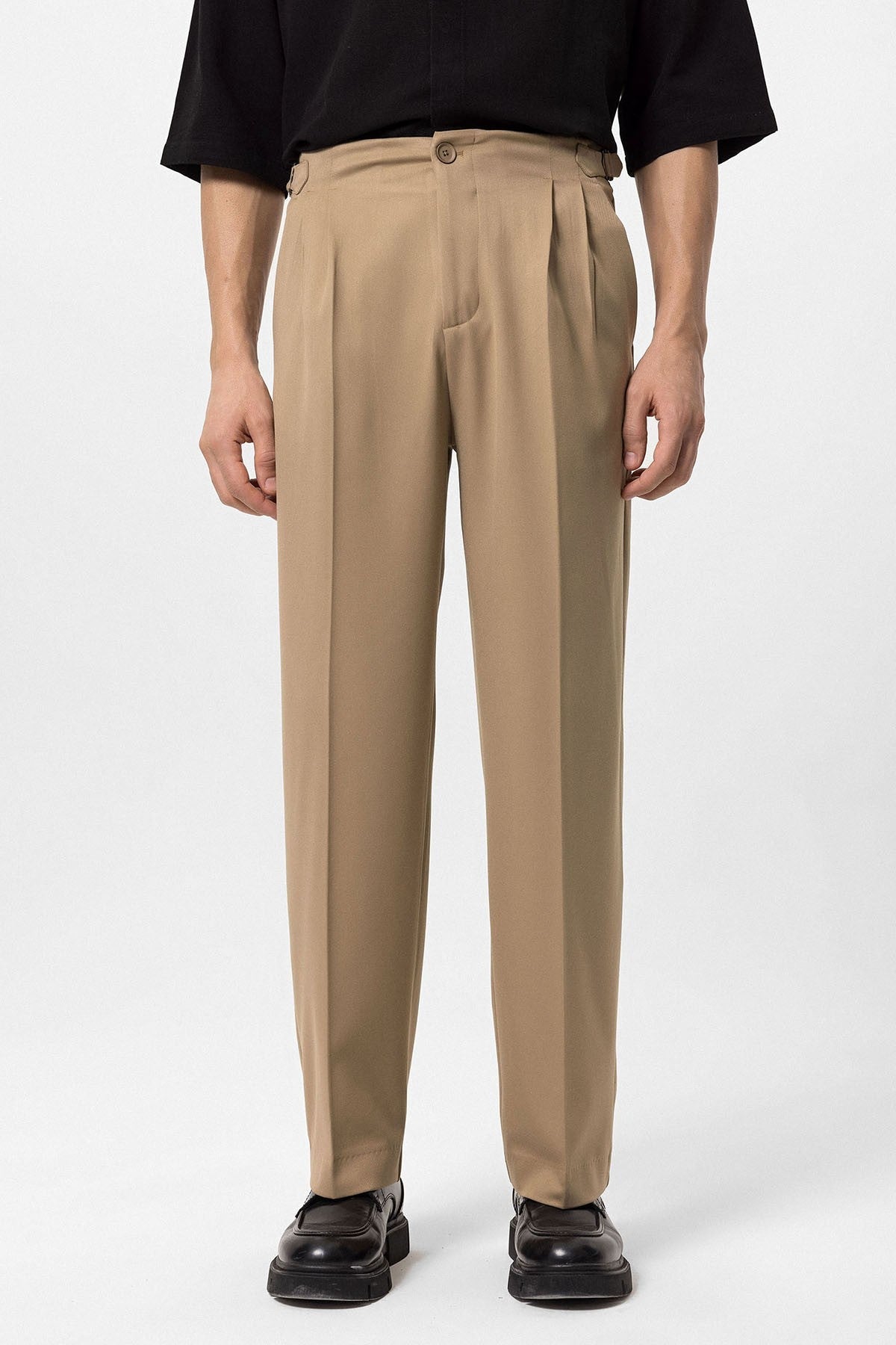 Antioch High-Waisted Men's Pants with Buckle Detail and Relaxed Fit