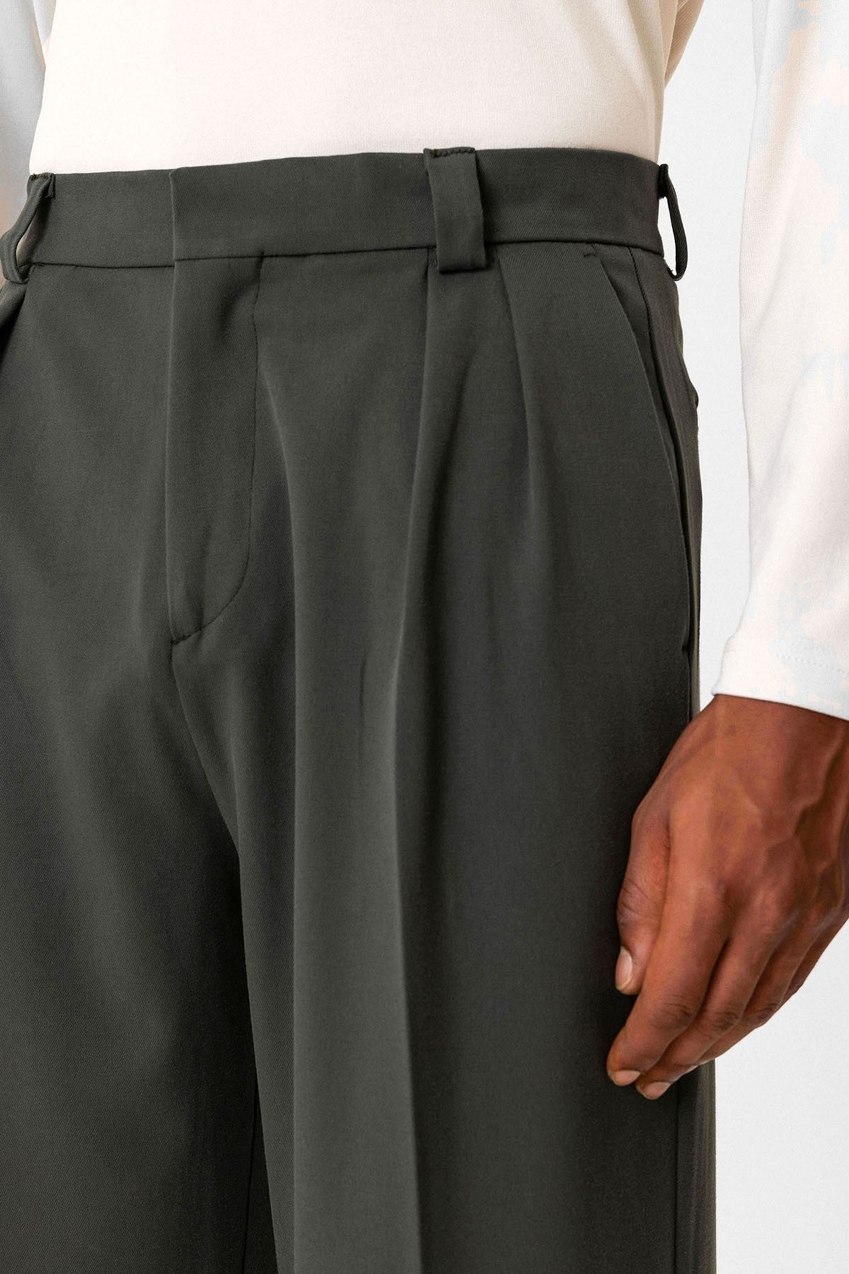 Antioch High-Waisted Pleated Relaxed-Fit Baggy Men's Pants