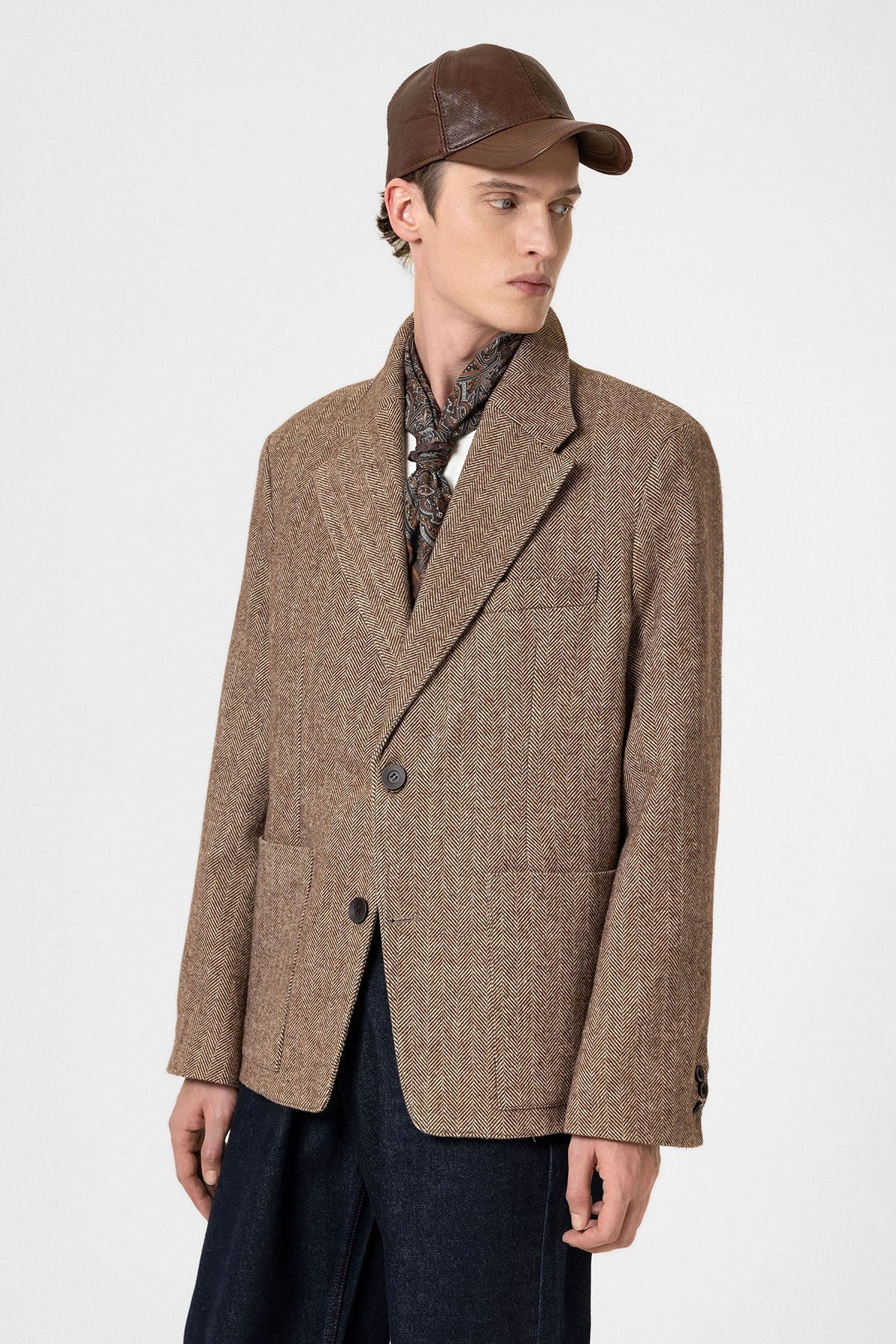 Antioch Oversized Men's Blazer with Herringbone Pattern