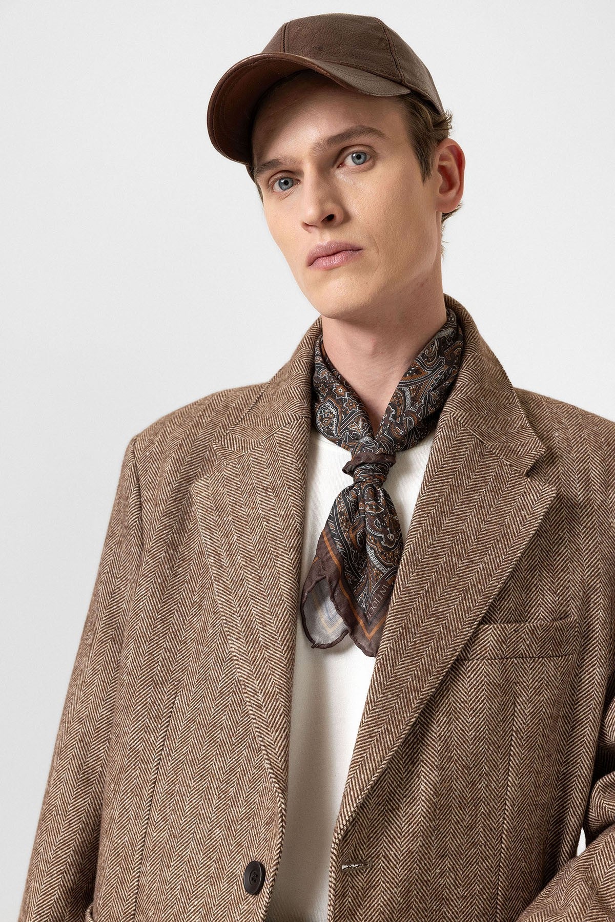 Antioch Oversized Men's Blazer with Herringbone Pattern