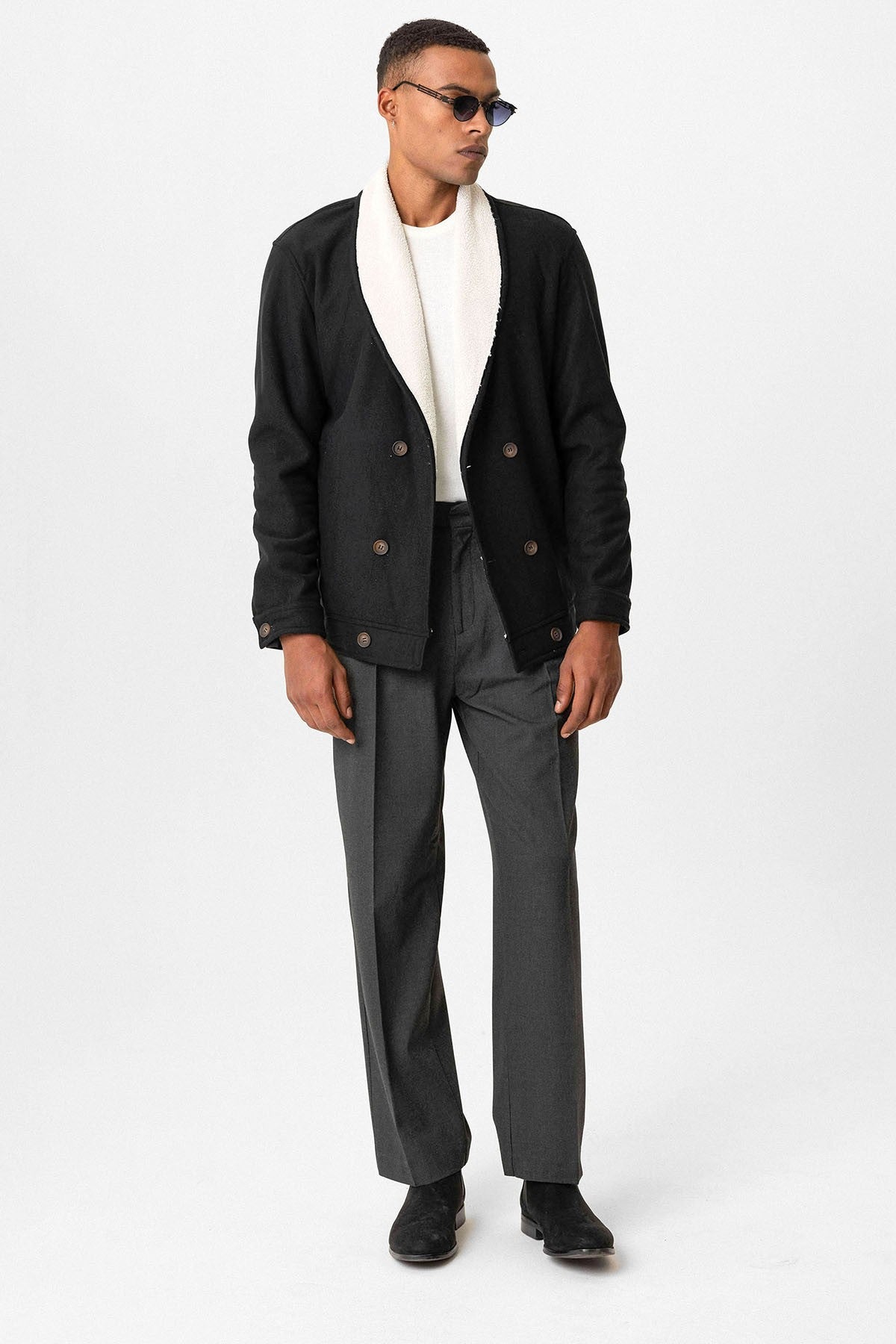 Antioch Men's Jacket with Contrast Collar and Lining Details
