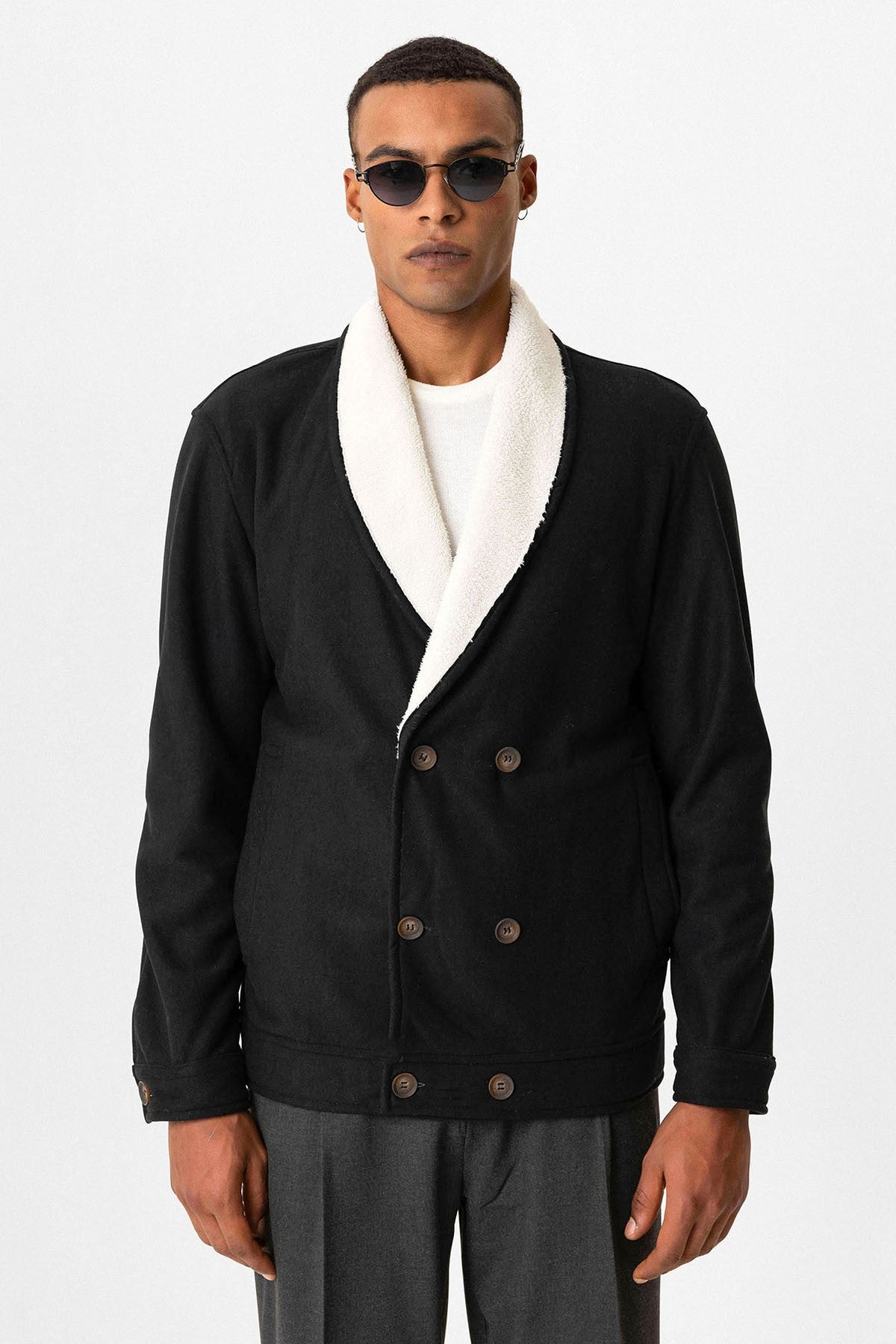 Antioch Men's Jacket with Contrast Collar and Lining Details