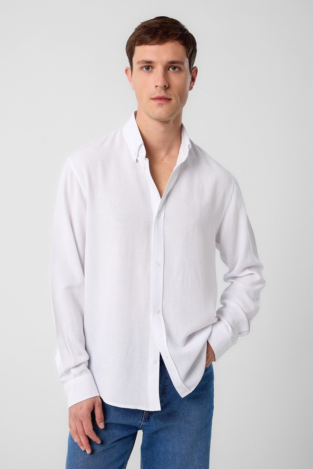 Antioch Men's Linen-Blend Button-Down Shirt