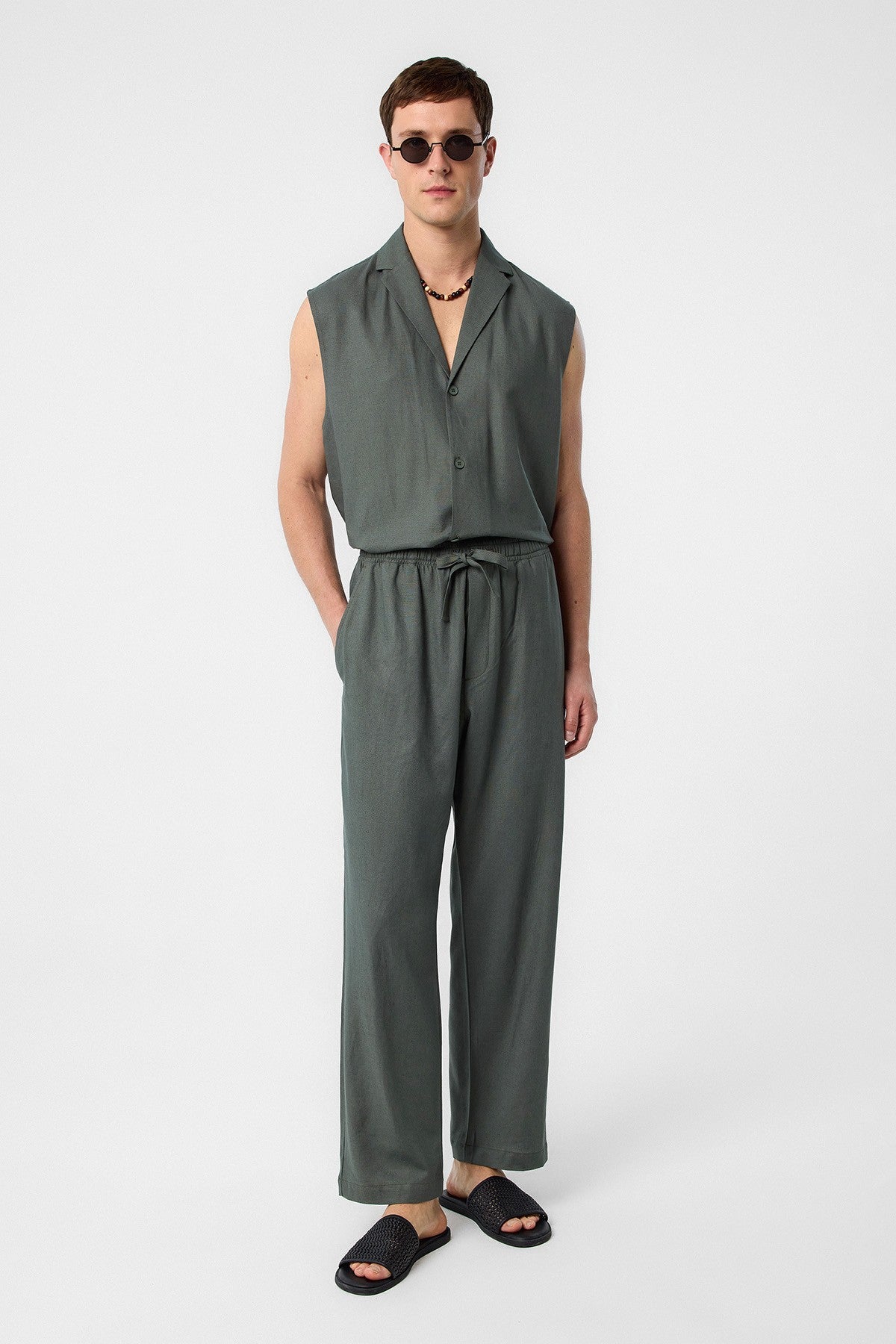 Antioch Linen-Blend Sleeveless Men's Shirt