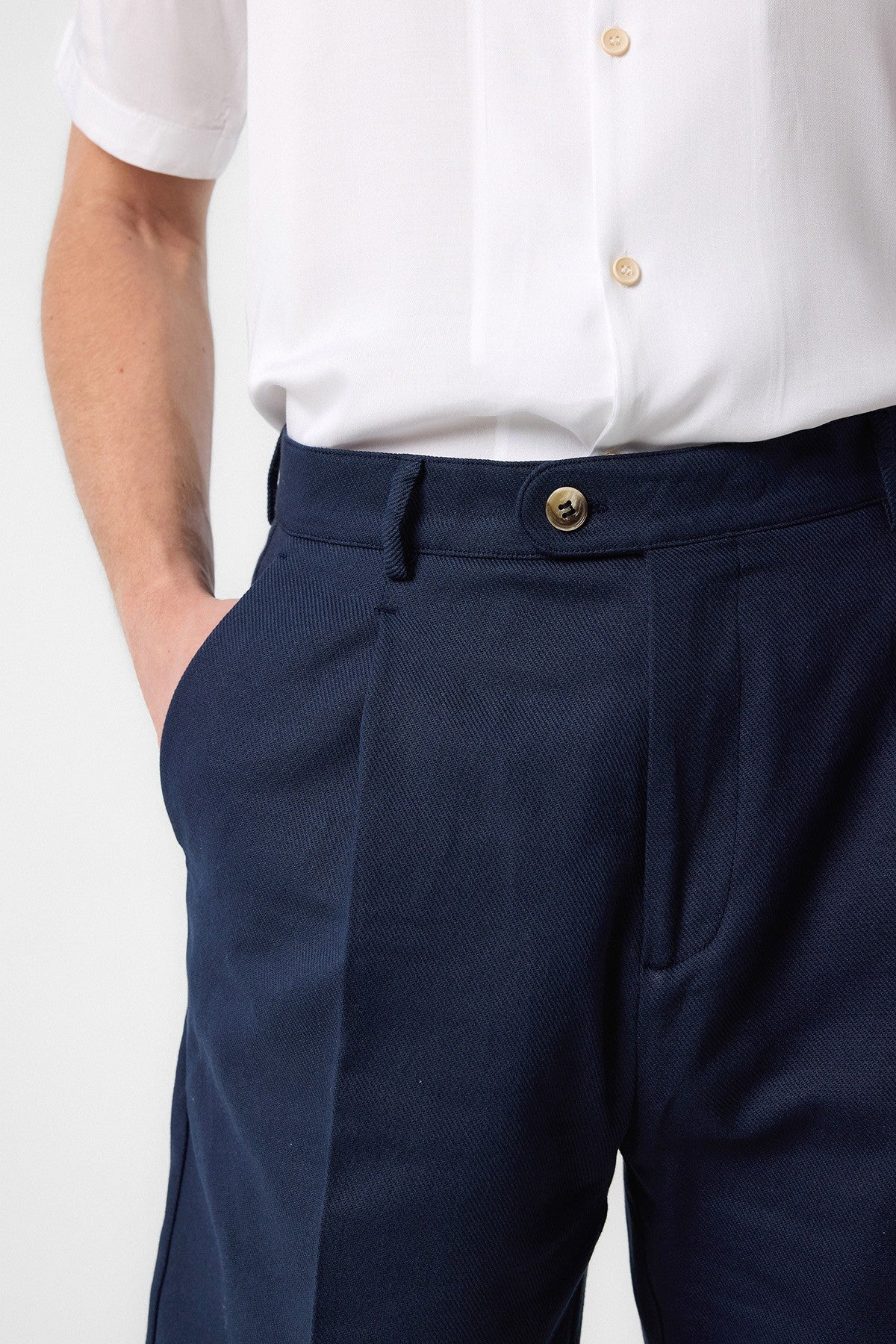Antioch High-Waisted Pleated Men's Shorts