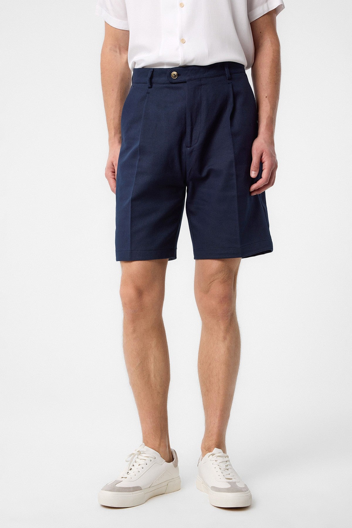 Antioch High-Waisted Pleated Men's Shorts