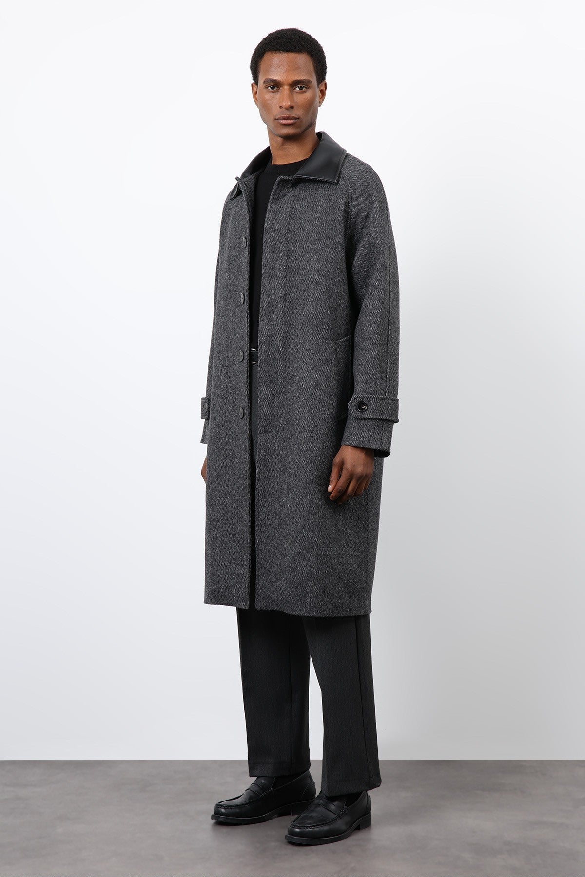 Antioch Men's Wool-Blend Coat with Contrast Collar