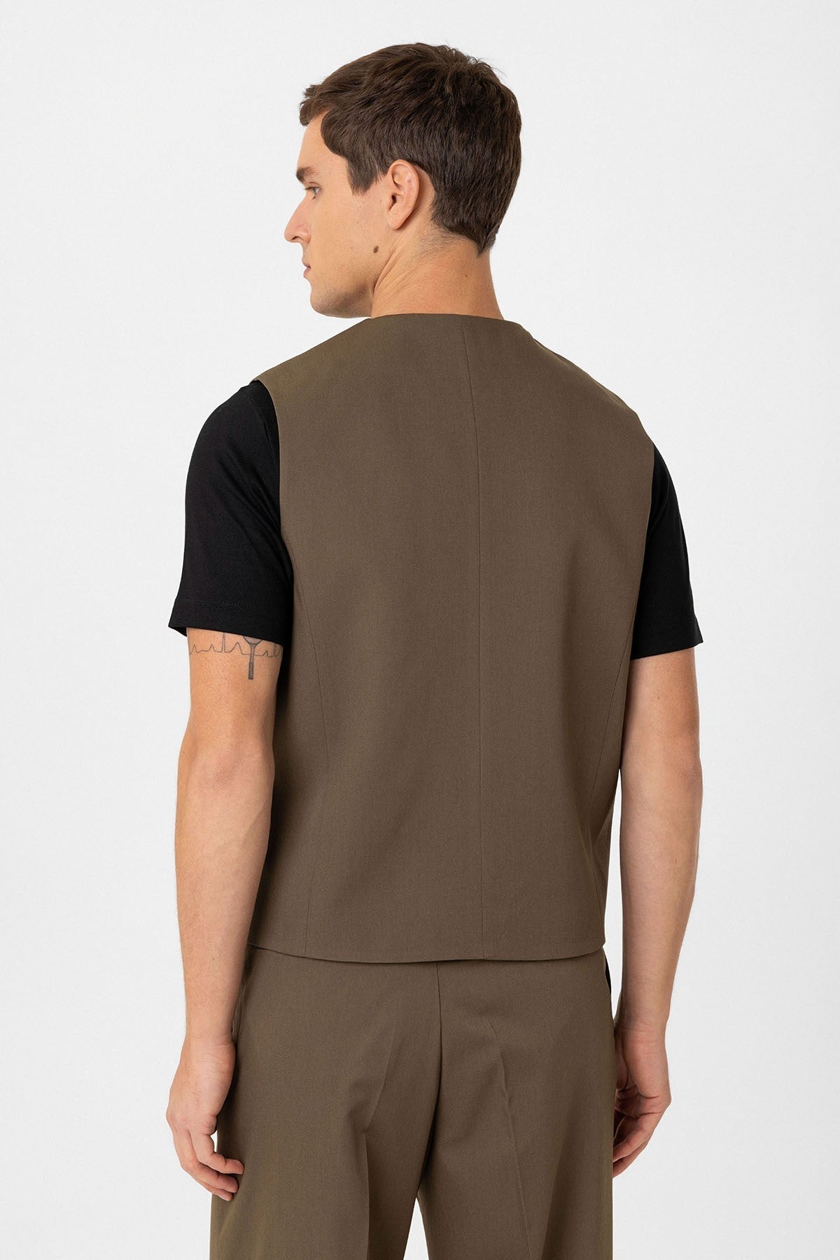 Antioch Men's Technical Relax Fit Vest