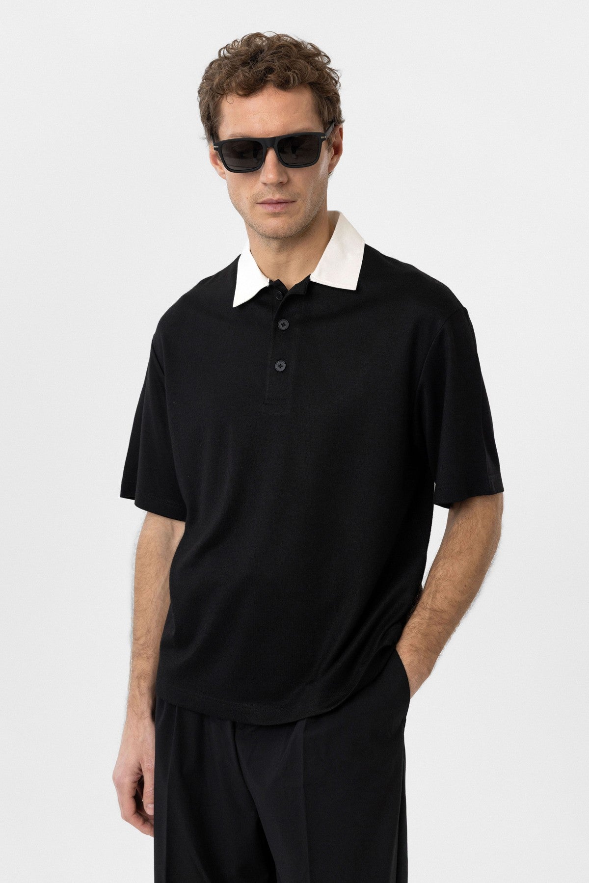 Men's T-Shirt with Contrast Collar and Interlock Weave