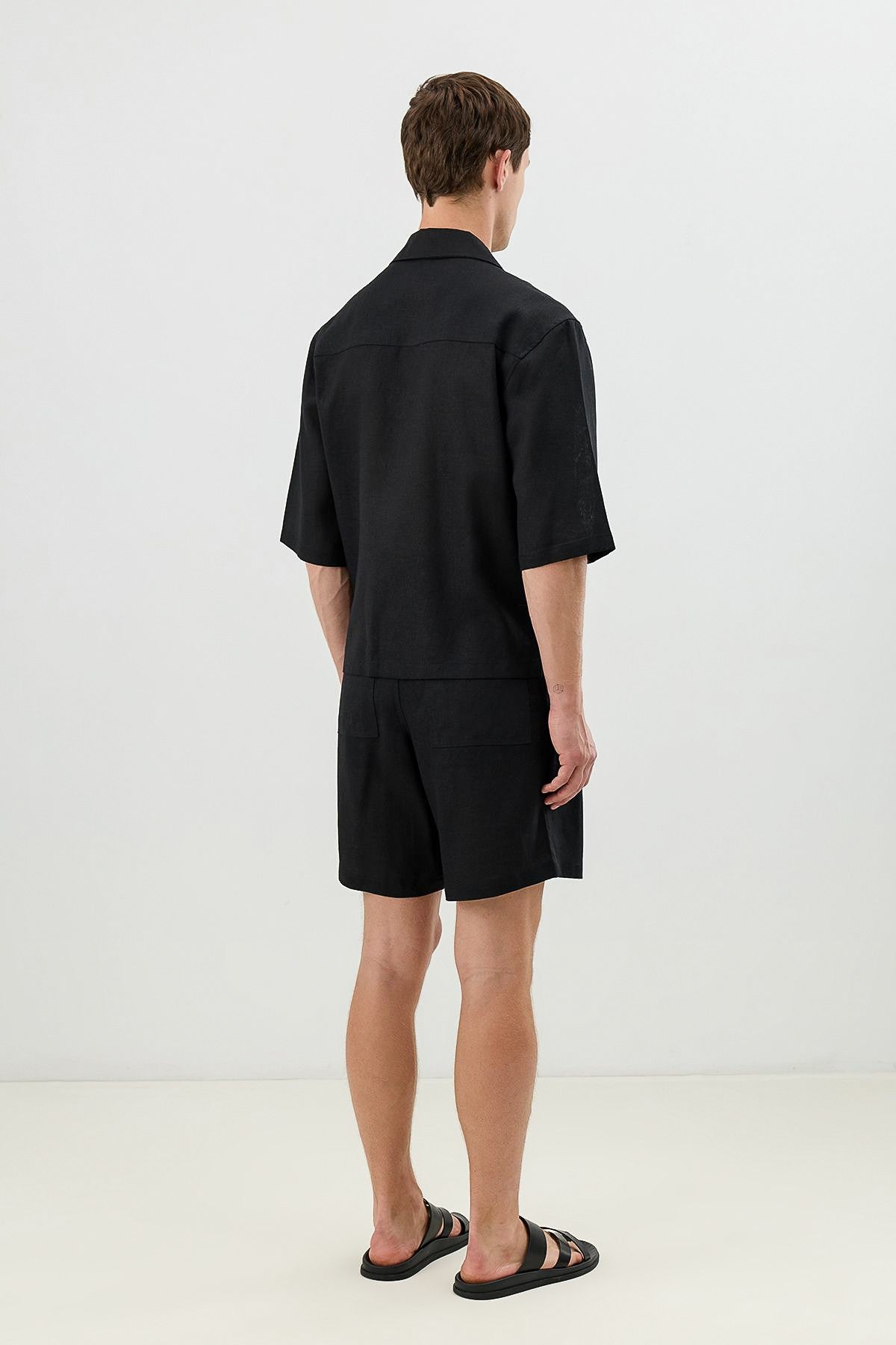Men's Relaxed-Fit Symmetrical Shirt with Linen Blend