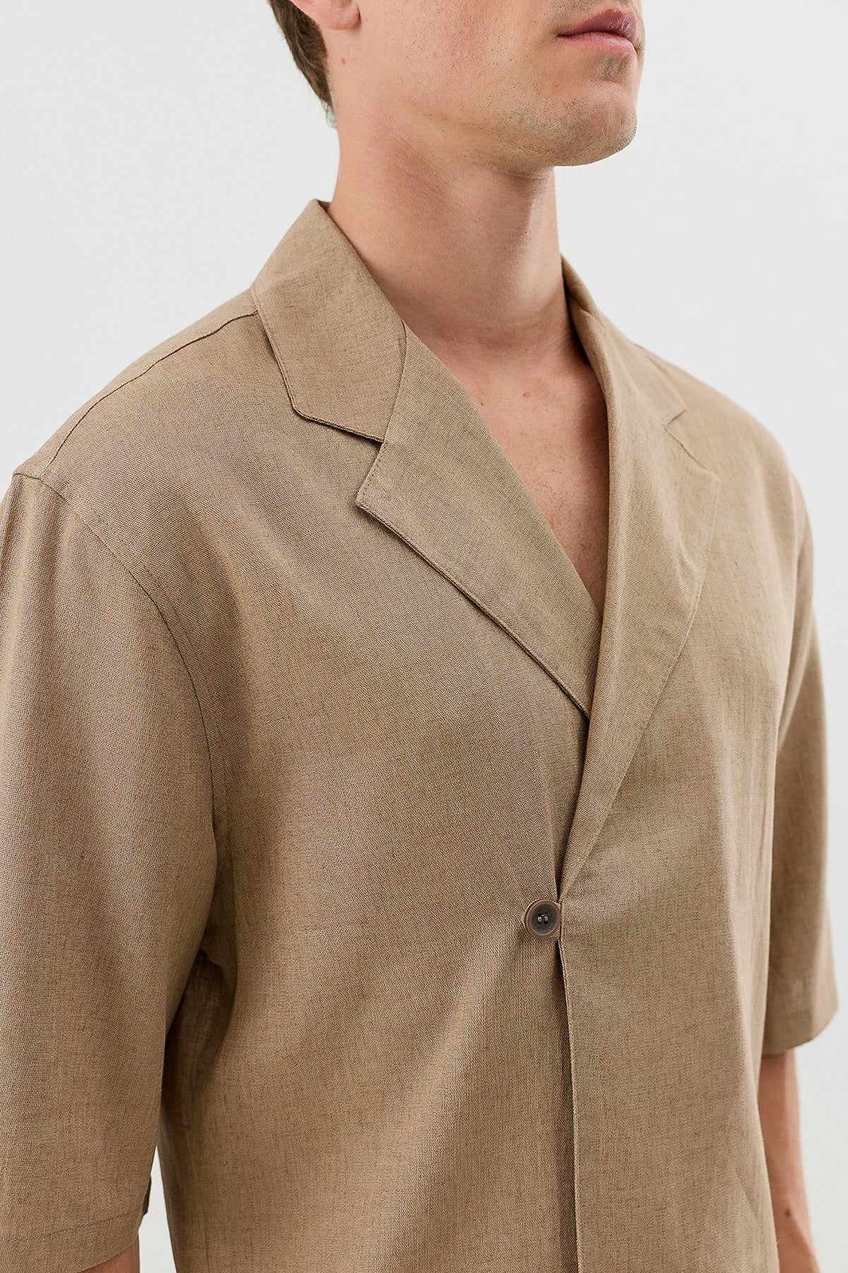 Men's Relaxed-Fit Symmetrical Shirt with Linen Blend