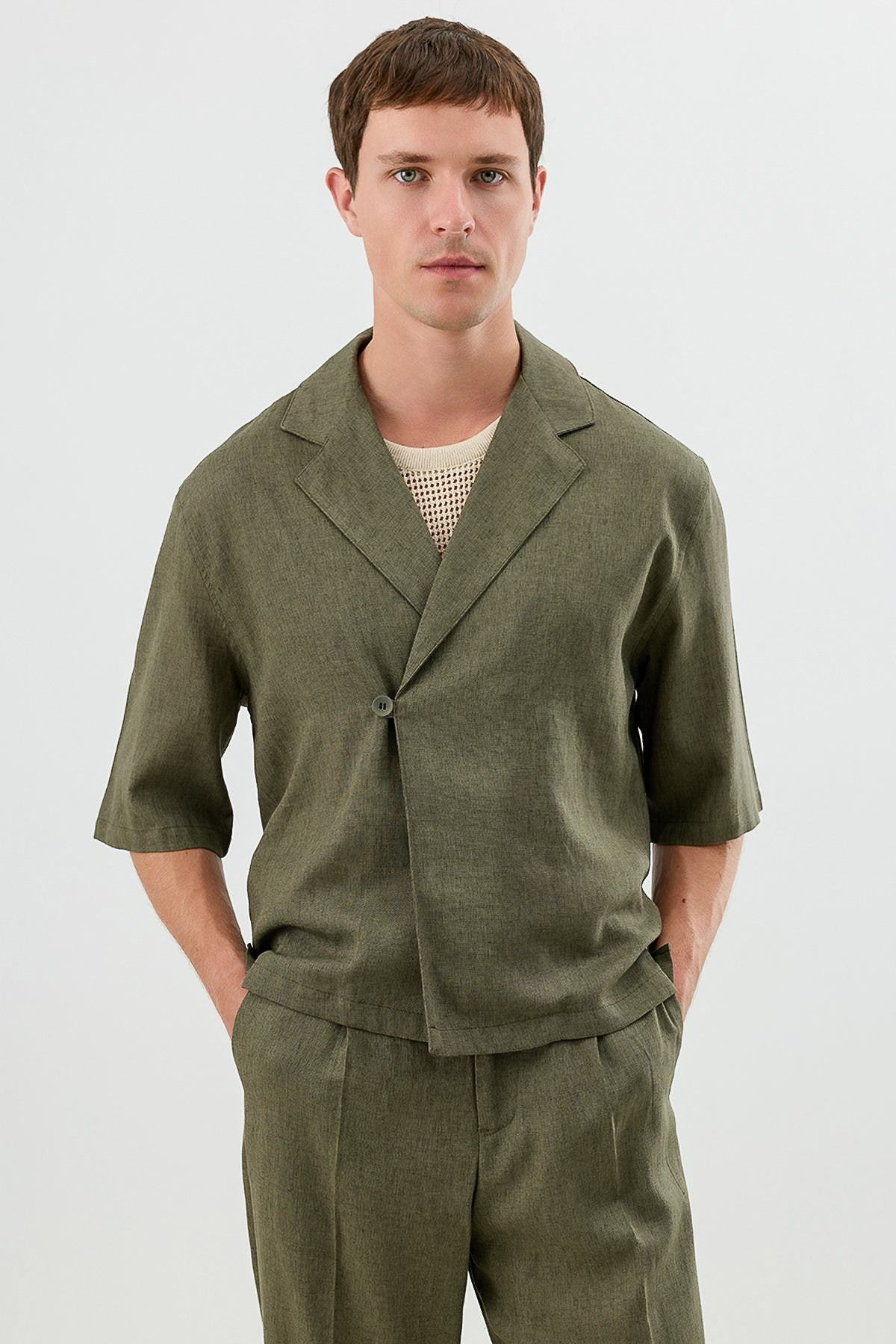 Men's Relaxed-Fit Symmetrical Shirt with Linen Blend