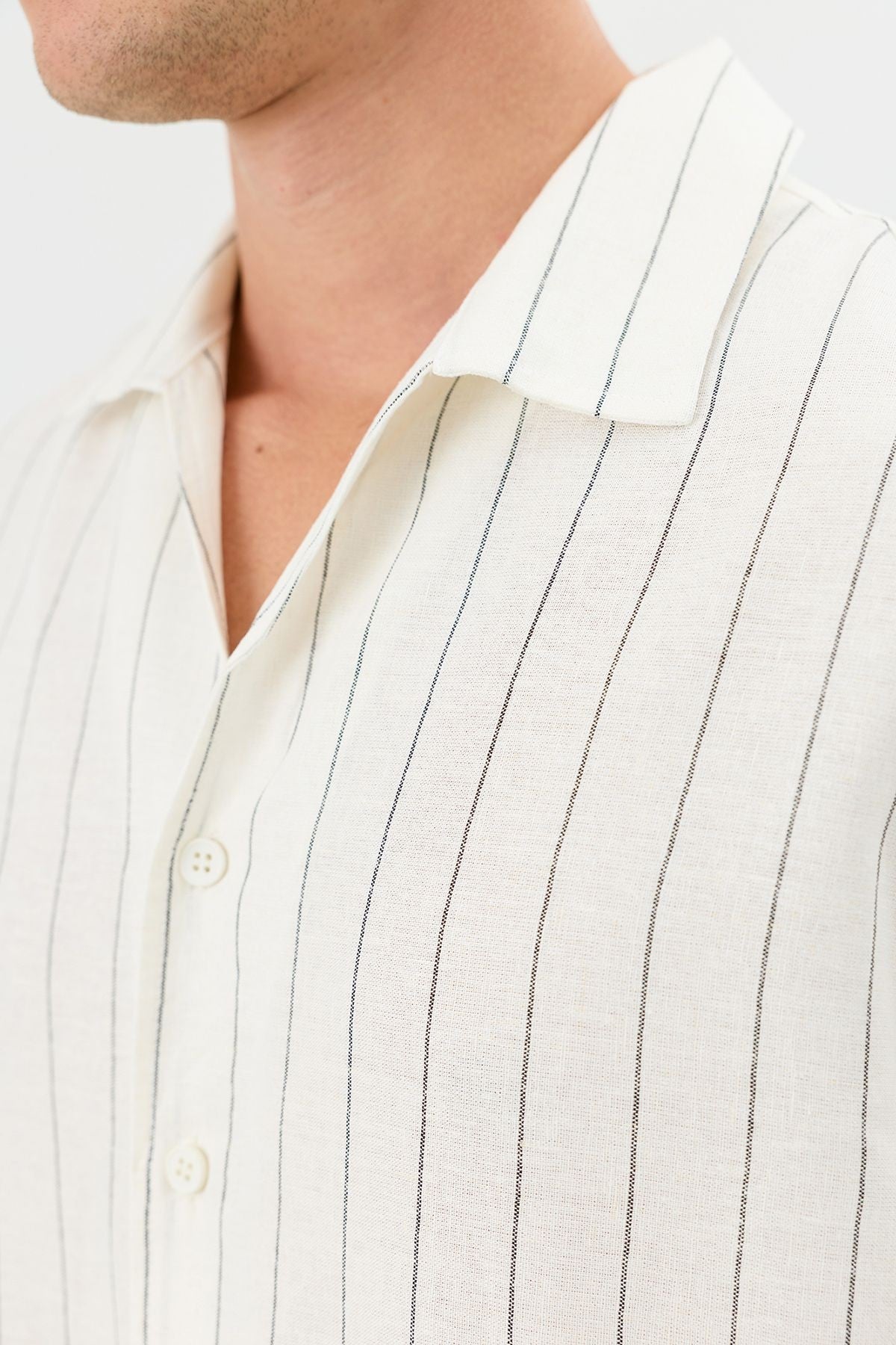 Men's Short-Sleeve Striped Relaxed-Fit Shirt with Linen Blend