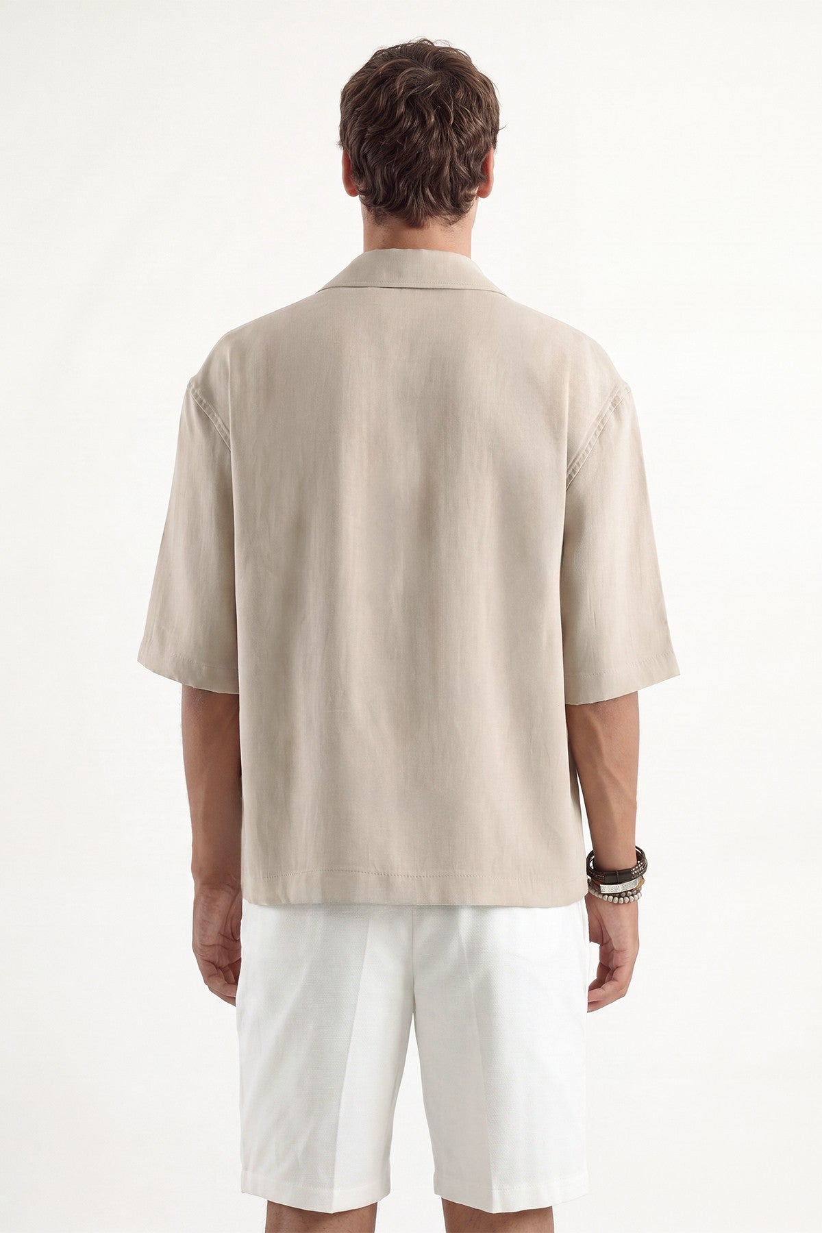 Relaxed-Fit Shirt with Detailed Closure