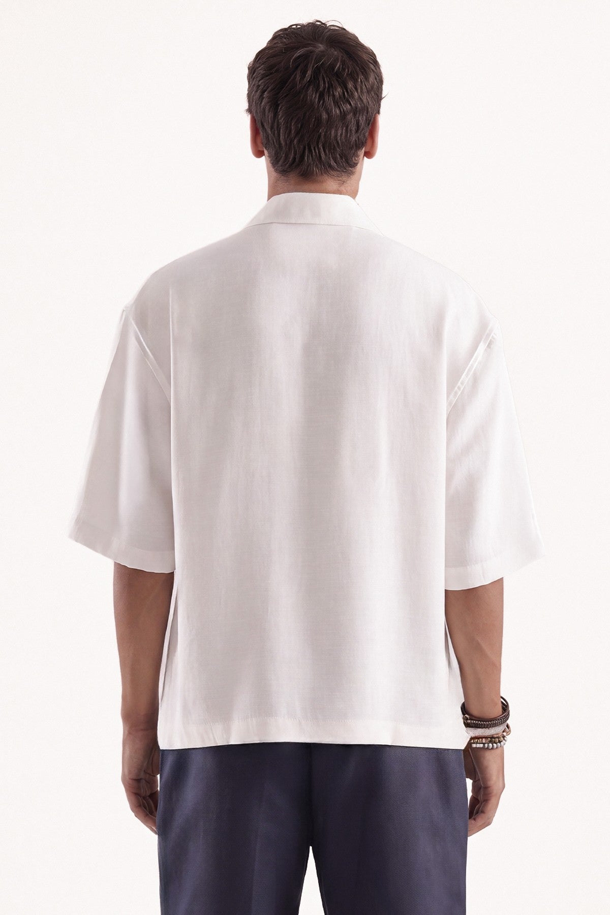 Relaxed-Fit Shirt with Detailed Closure