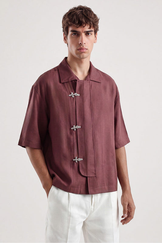 Relaxed-Fit Shirt with Detailed Closure