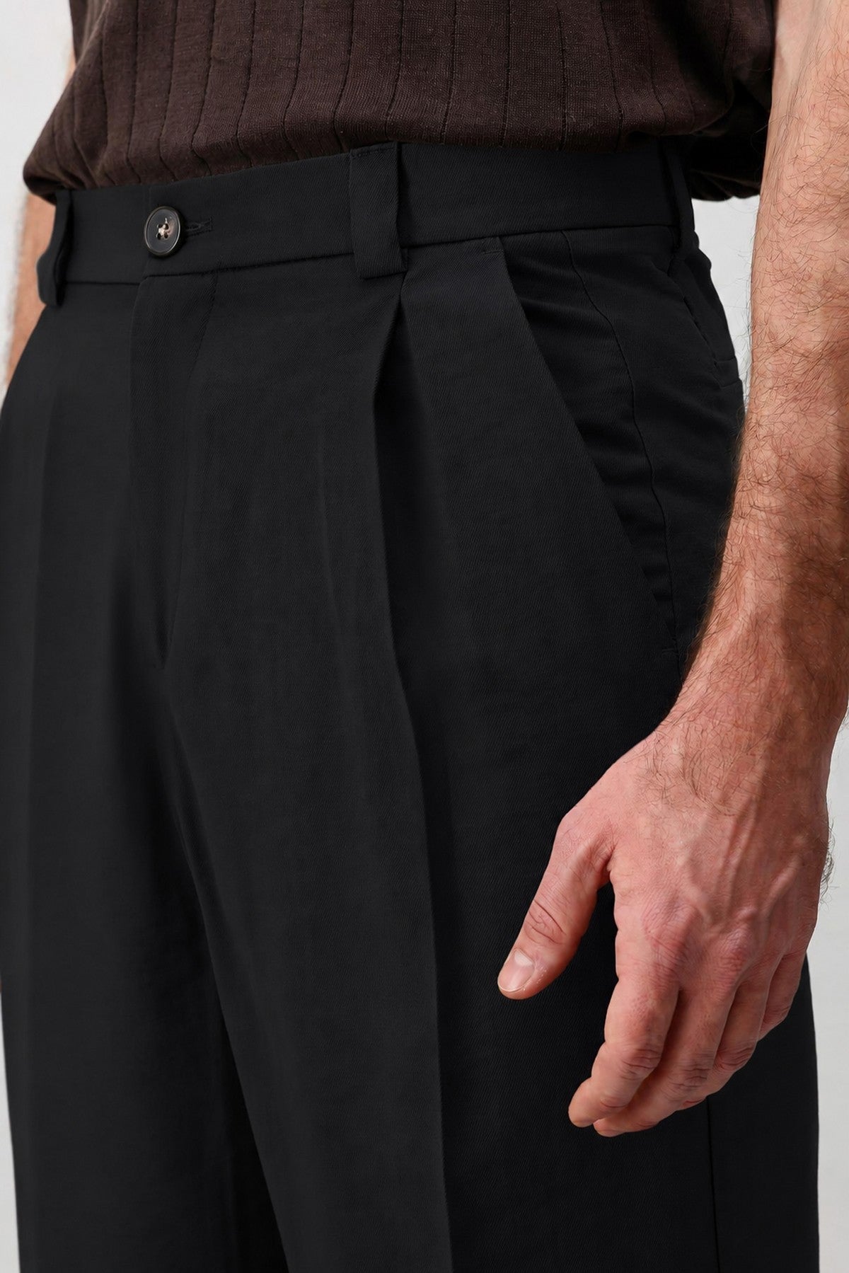 Antioch Pleated Relaxed-Fit Men's Pants