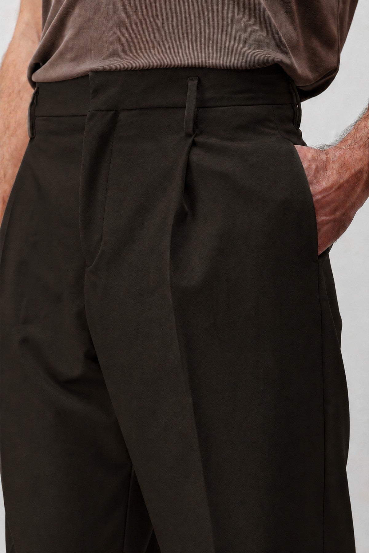 Relaxed-Fit Pleated Men's Pants
