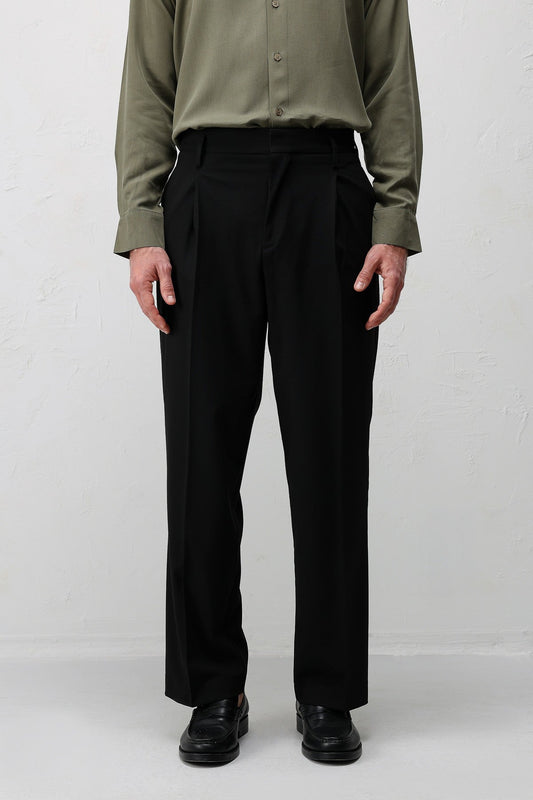 Antioch Relaxed-Fit Pleated Men's Pants