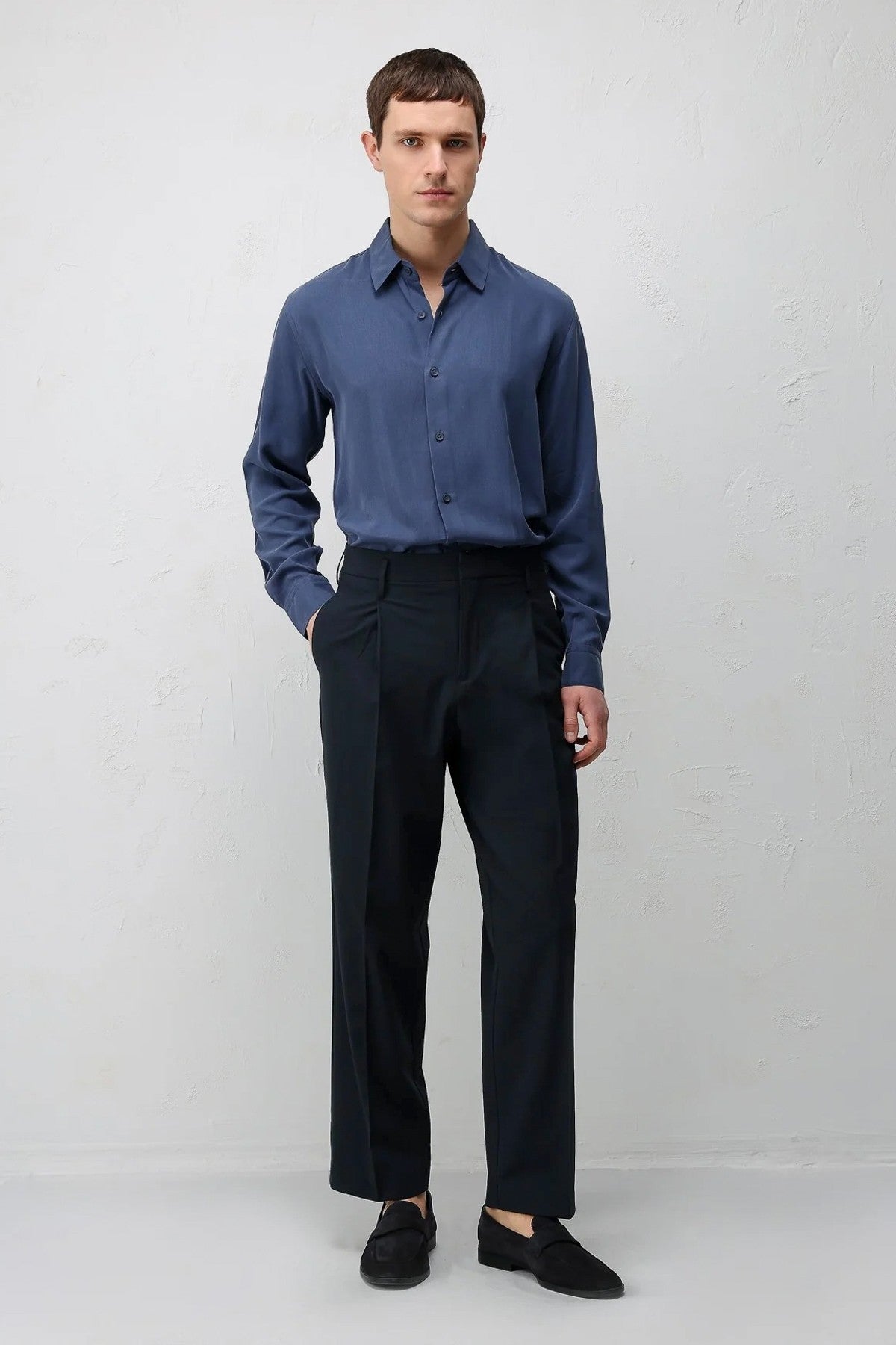 Relaxed-Fit Pleated Men's Pants