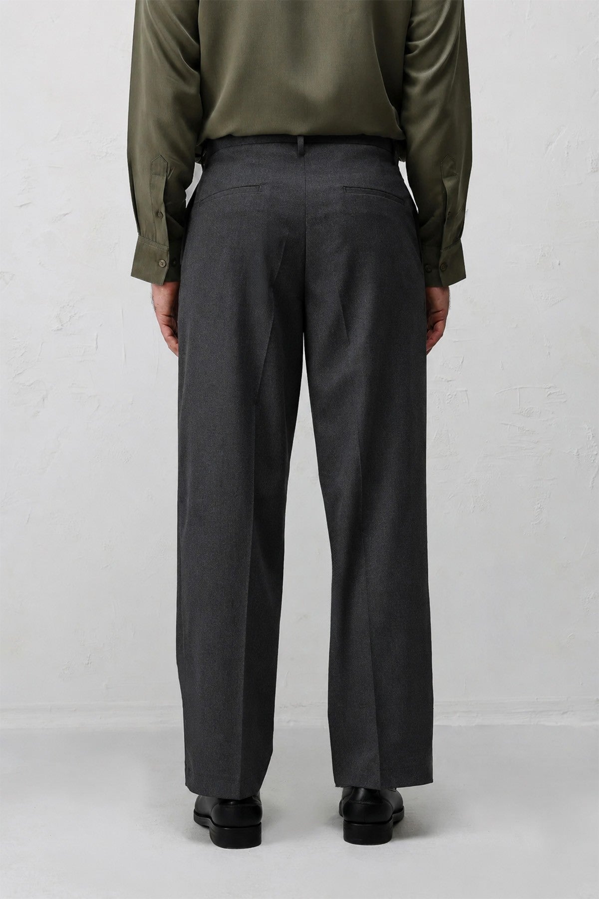 Relaxed-Fit Pleated Men's Pants