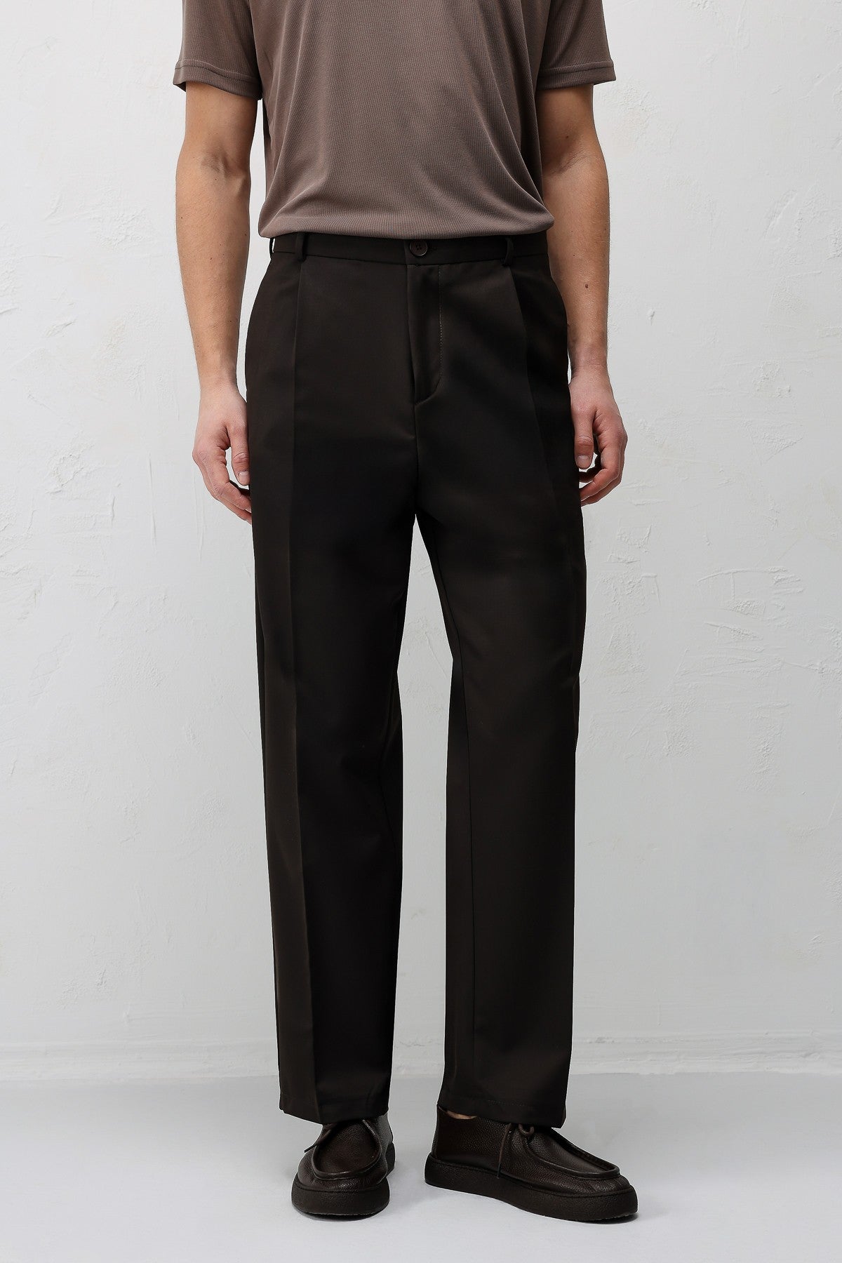 Antioch Pleated Relaxed-Fit Men's Pants