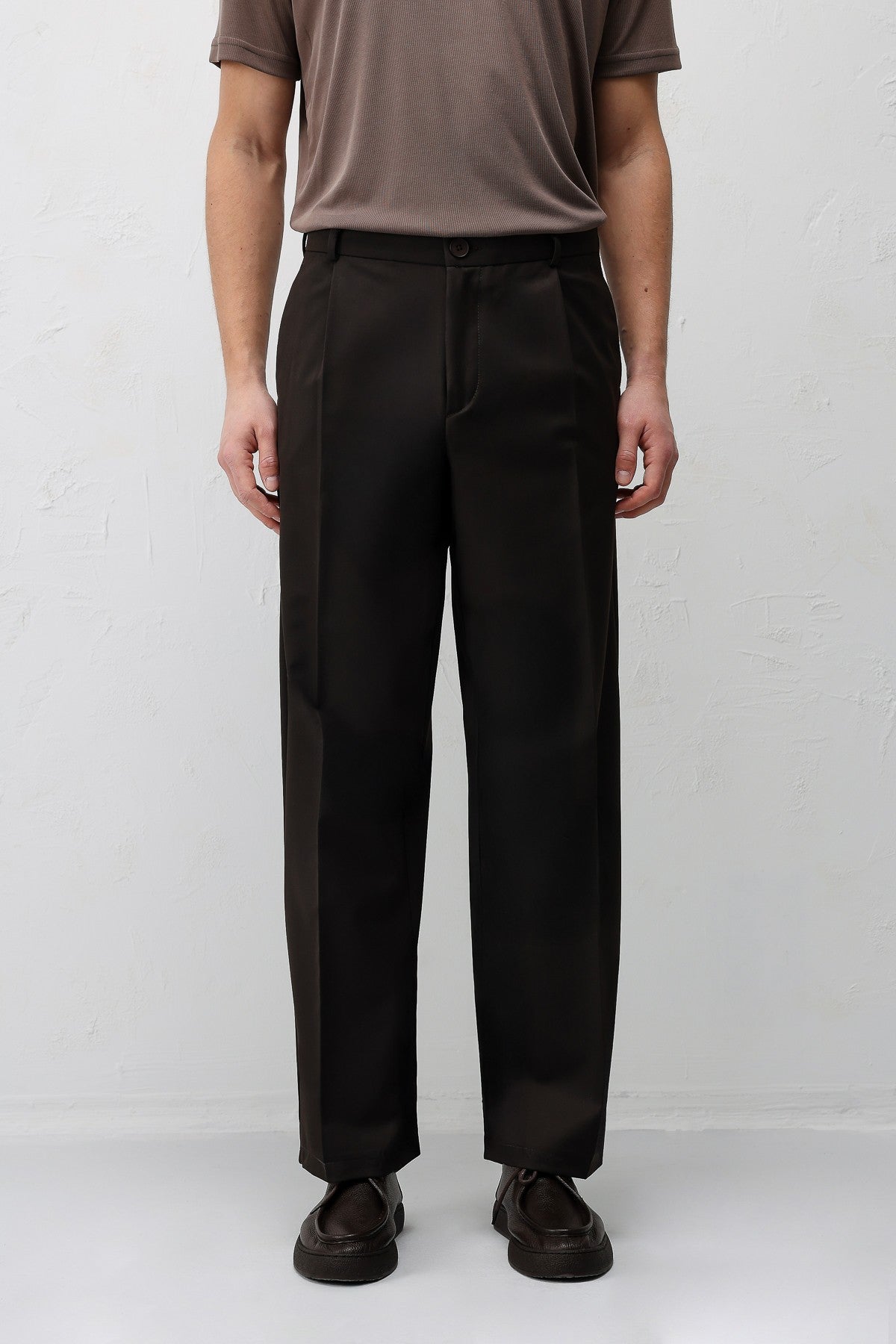 Antioch Pleated Relaxed-Fit Men's Pants