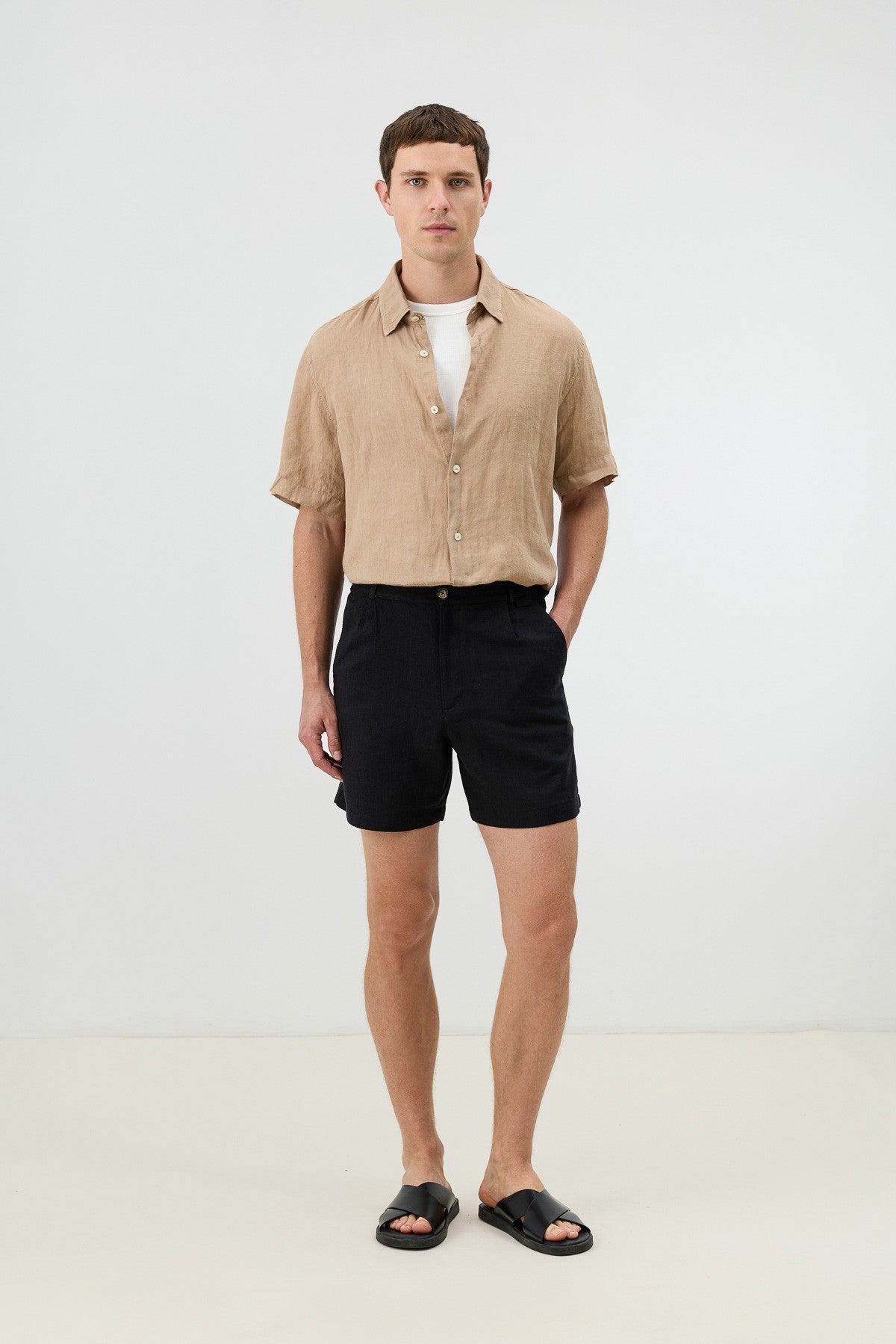 Antioch Men's Textured Linen-Blend Shorts