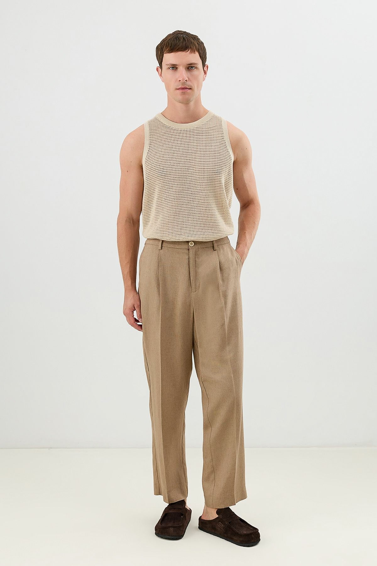 Men's Linen-Blend Pants with an Elastic Waistband