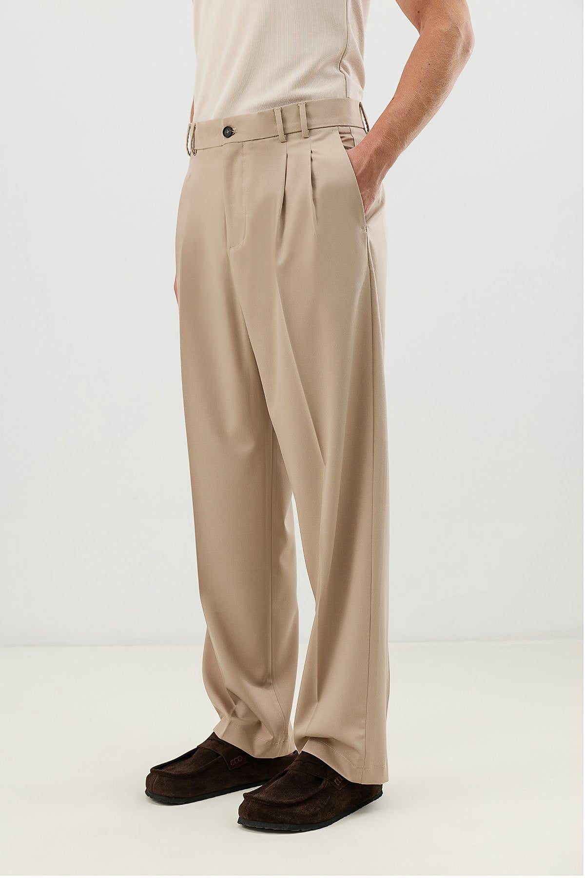 Pleated Relaxed-Fit Men's Pants